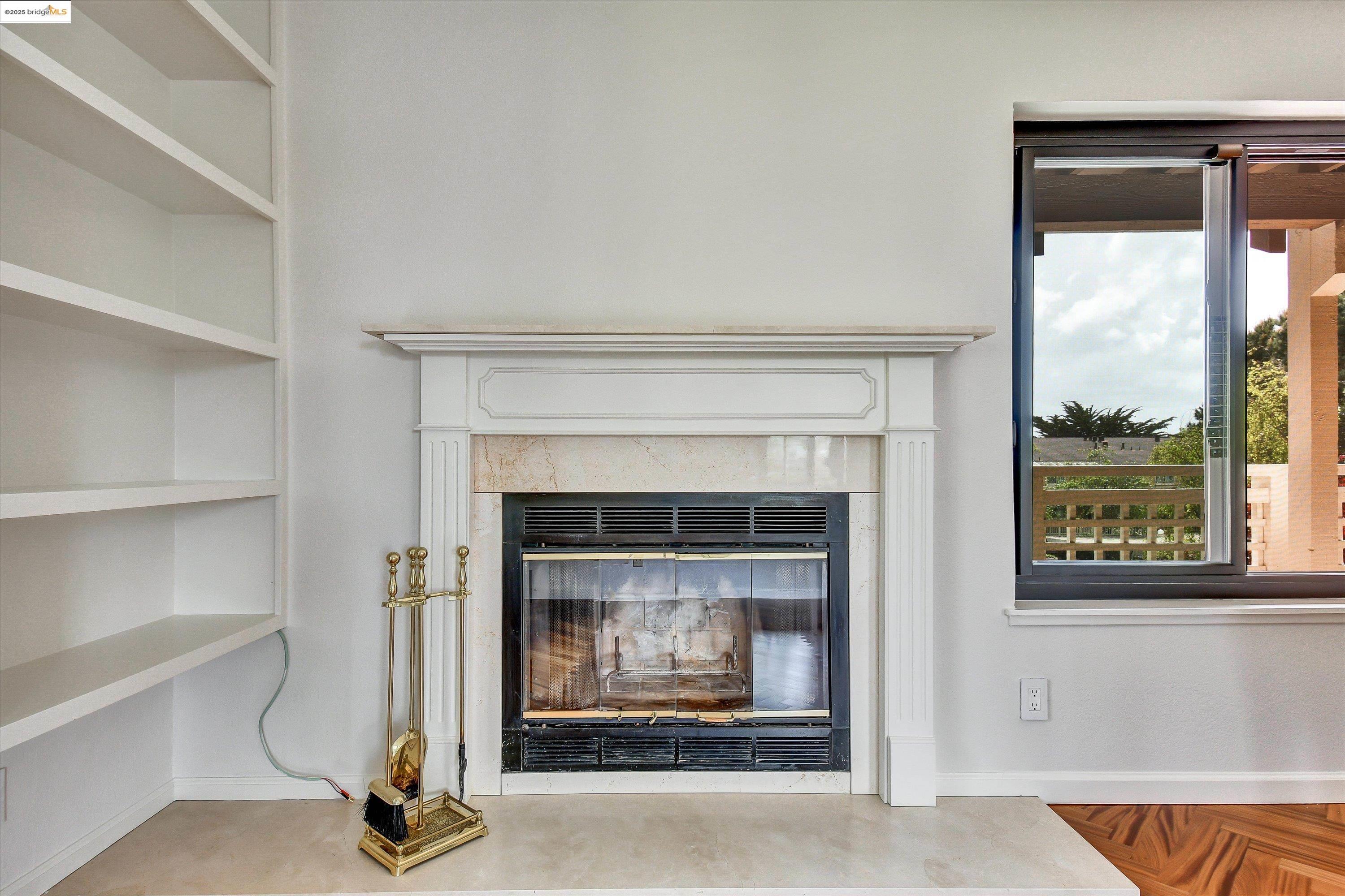 Detail Gallery Image 34 of 42 For 805 Red Leaf Court #805,  San Francisco,  CA 94134 - 3 Beds | 2 Baths