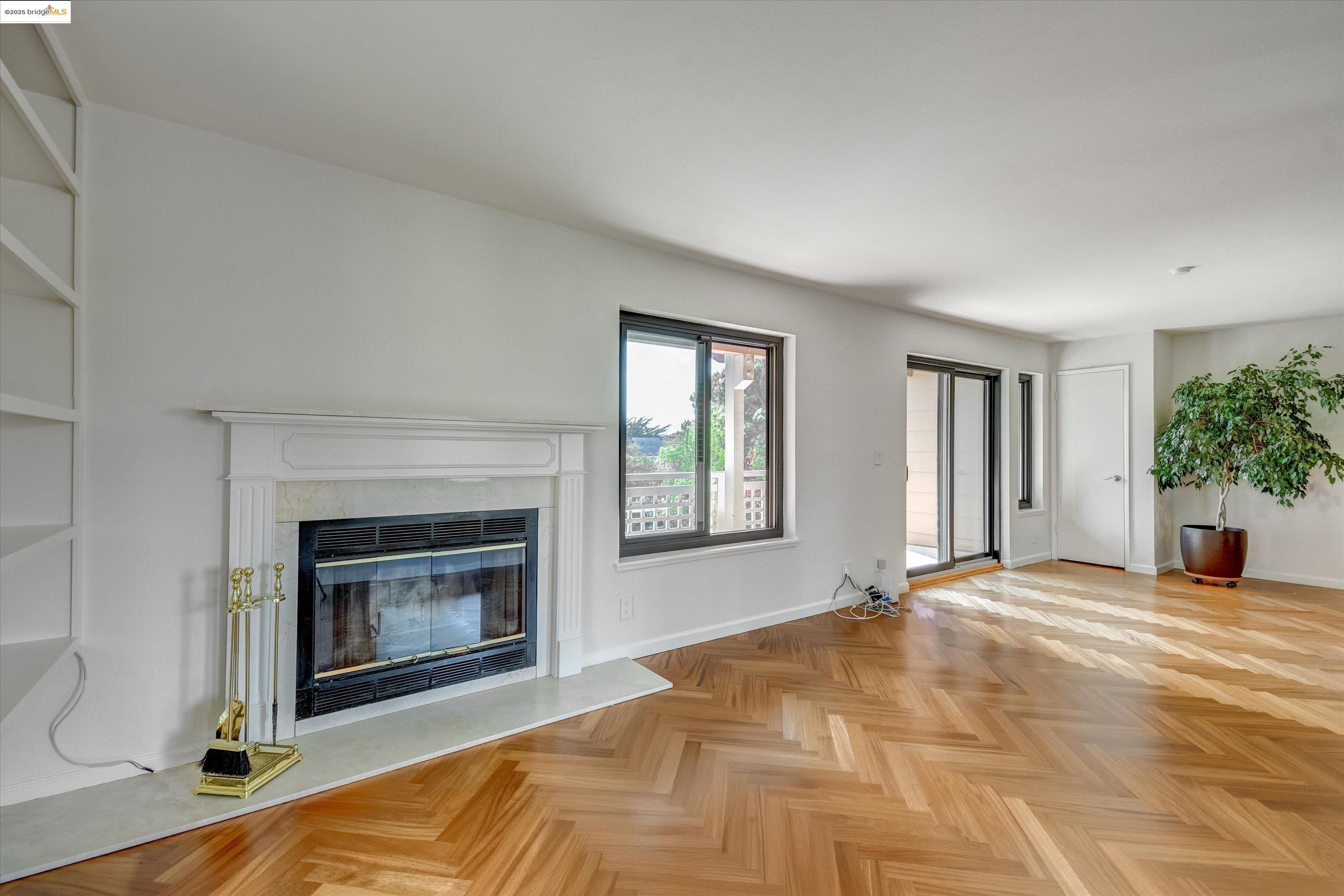 Detail Gallery Image 35 of 42 For 805 Red Leaf Court #805,  San Francisco,  CA 94134 - 3 Beds | 2 Baths