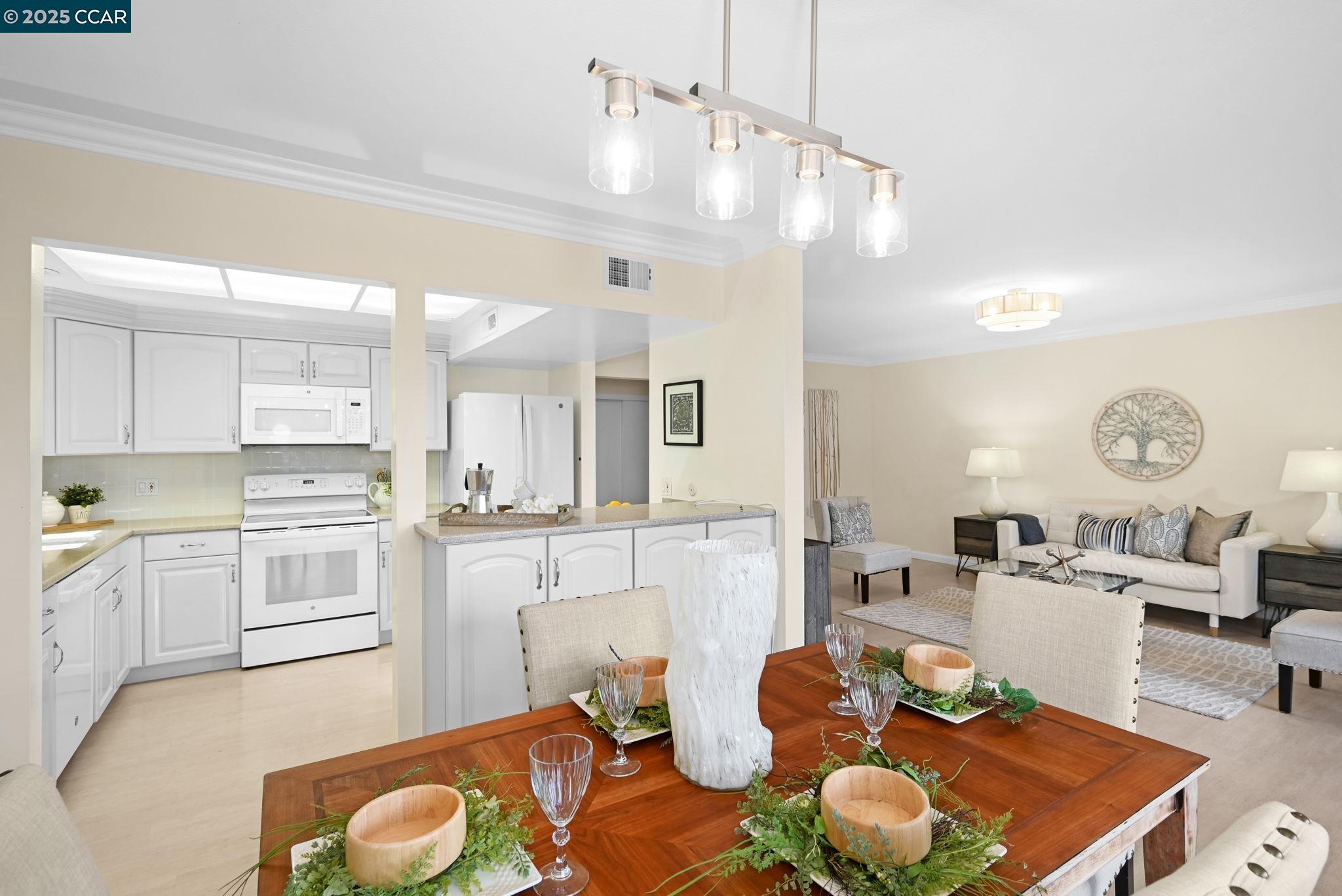 Photo #2: 41091519 Listing 
