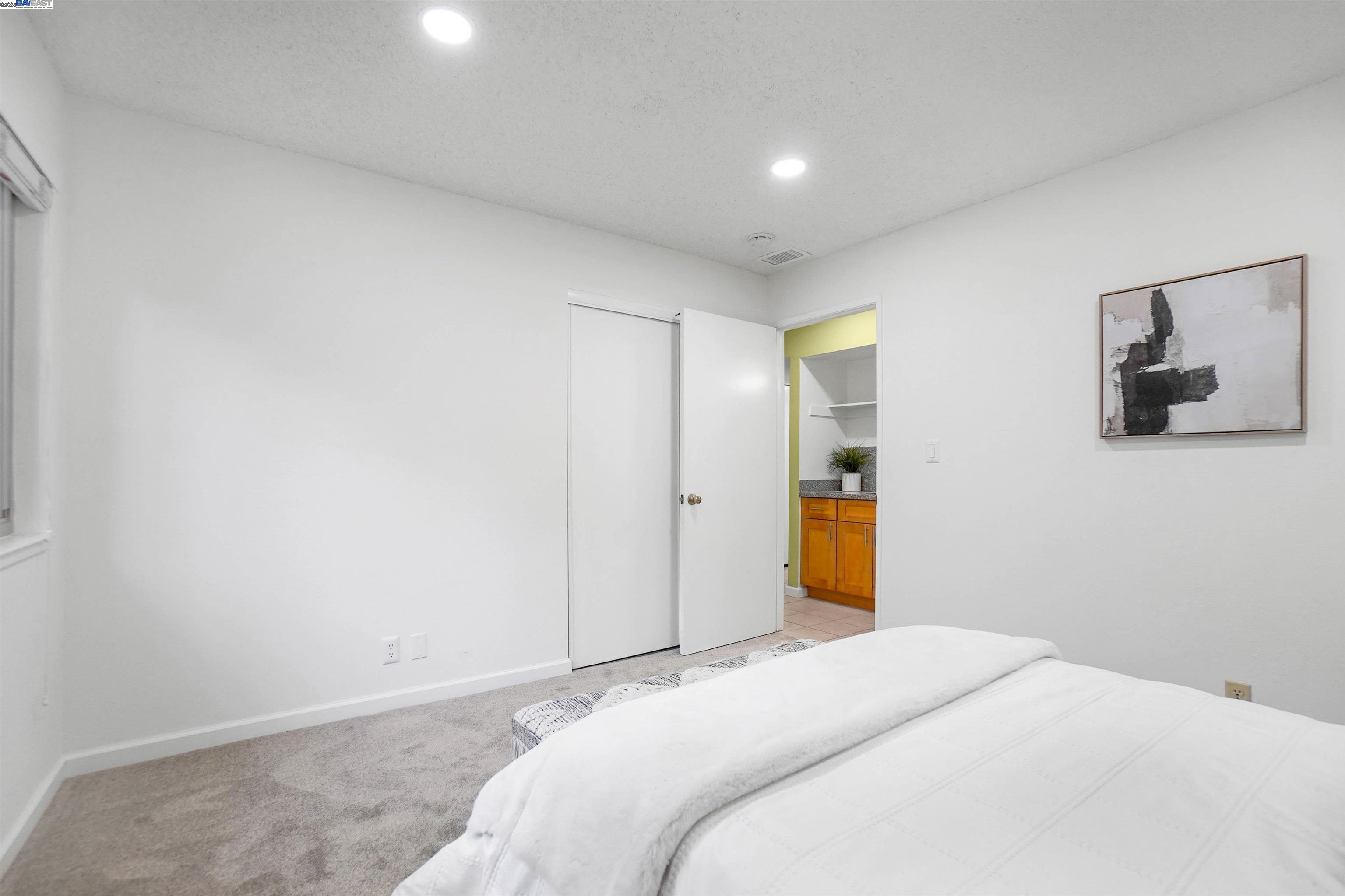 Detail Gallery Image 20 of 45 For 5326 Briar Ridge, Castro Valley,  CA 94552 - 3 Beds | 3 Baths