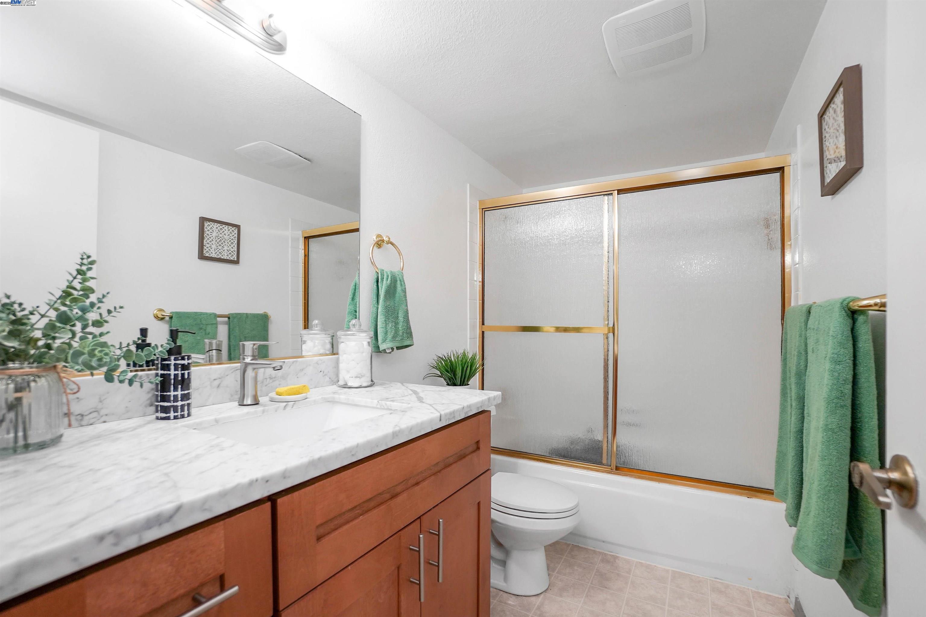 Detail Gallery Image 21 of 45 For 5326 Briar Ridge, Castro Valley,  CA 94552 - 3 Beds | 3 Baths