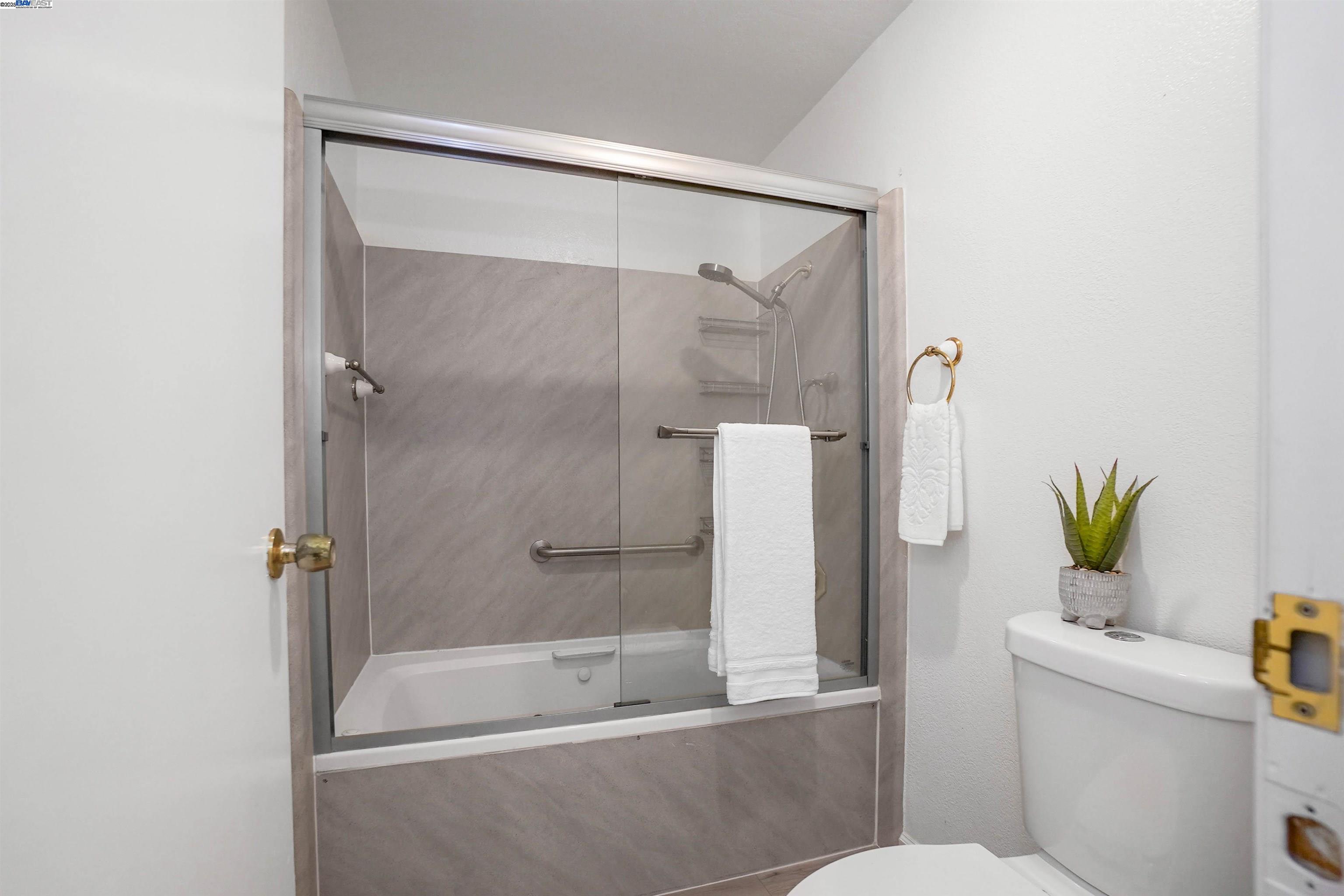 Detail Gallery Image 25 of 45 For 5326 Briar Ridge, Castro Valley,  CA 94552 - 3 Beds | 3 Baths