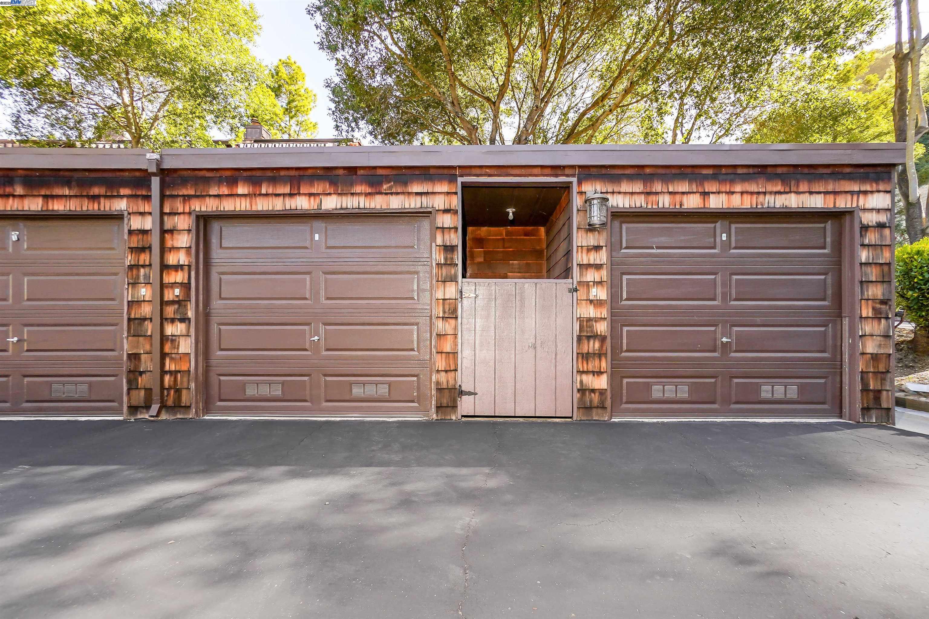 Detail Gallery Image 40 of 45 For 5326 Briar Ridge, Castro Valley,  CA 94552 - 3 Beds | 3 Baths