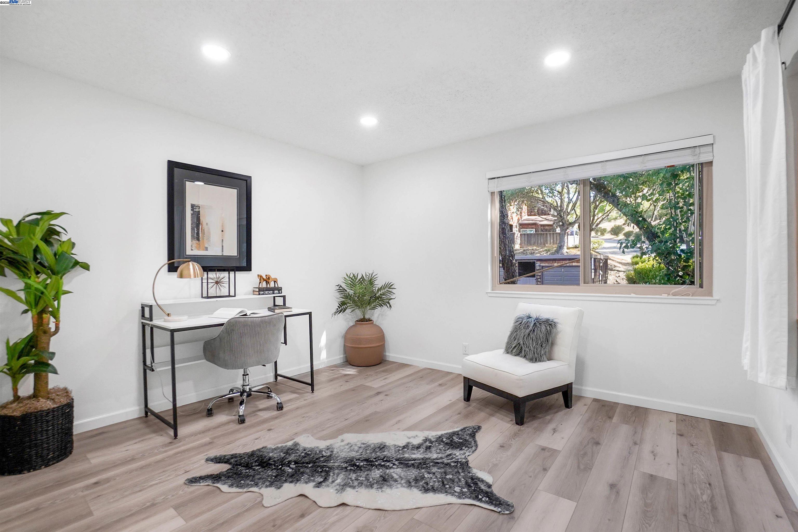 Detail Gallery Image 10 of 45 For 5326 Briar Ridge, Castro Valley,  CA 94552 - 3 Beds | 3 Baths