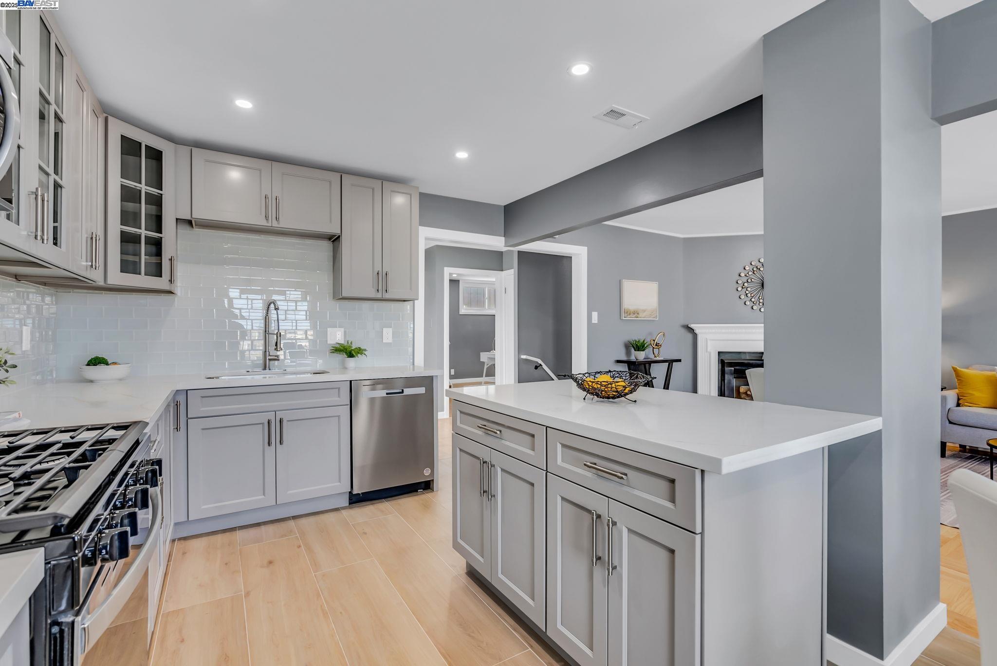 Detail Gallery Image 22 of 60 For 146 Ralston St, San Francisco,  CA 94132 - 3 Beds | 3 Baths