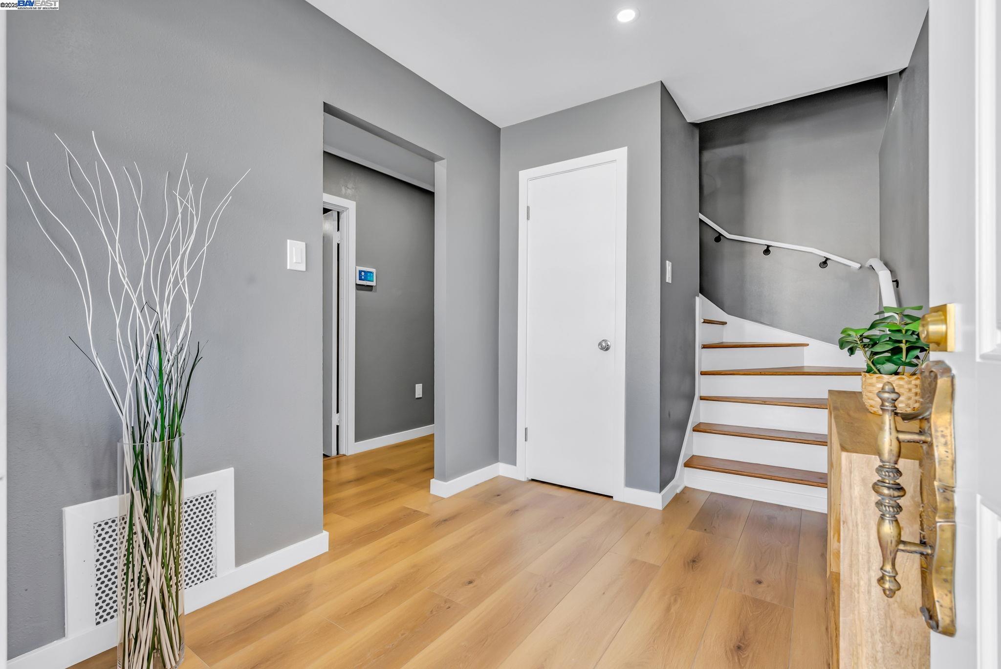 Detail Gallery Image 5 of 60 For 146 Ralston St, San Francisco,  CA 94132 - 3 Beds | 3 Baths