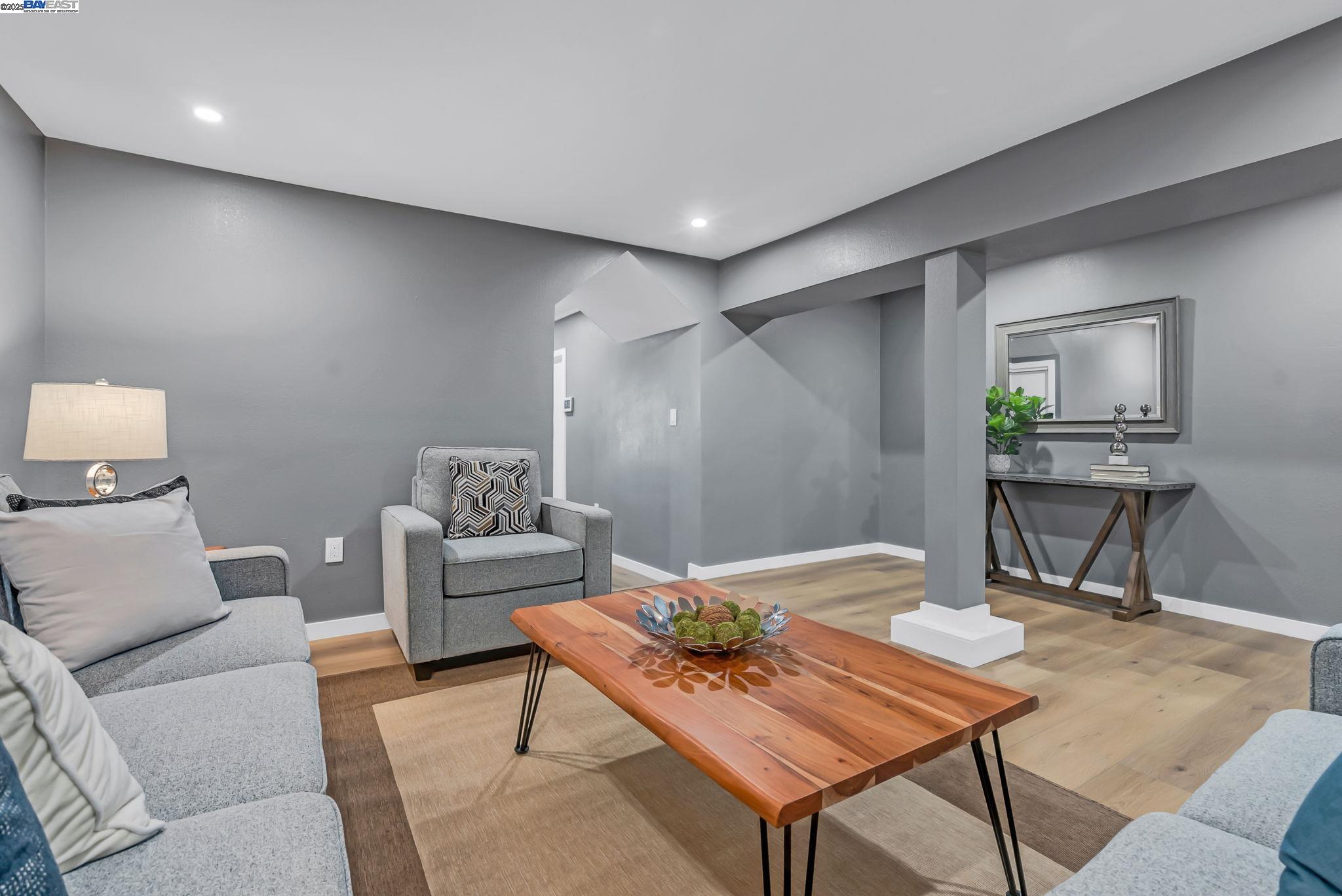 Detail Gallery Image 9 of 60 For 146 Ralston St, San Francisco,  CA 94132 - 3 Beds | 3 Baths