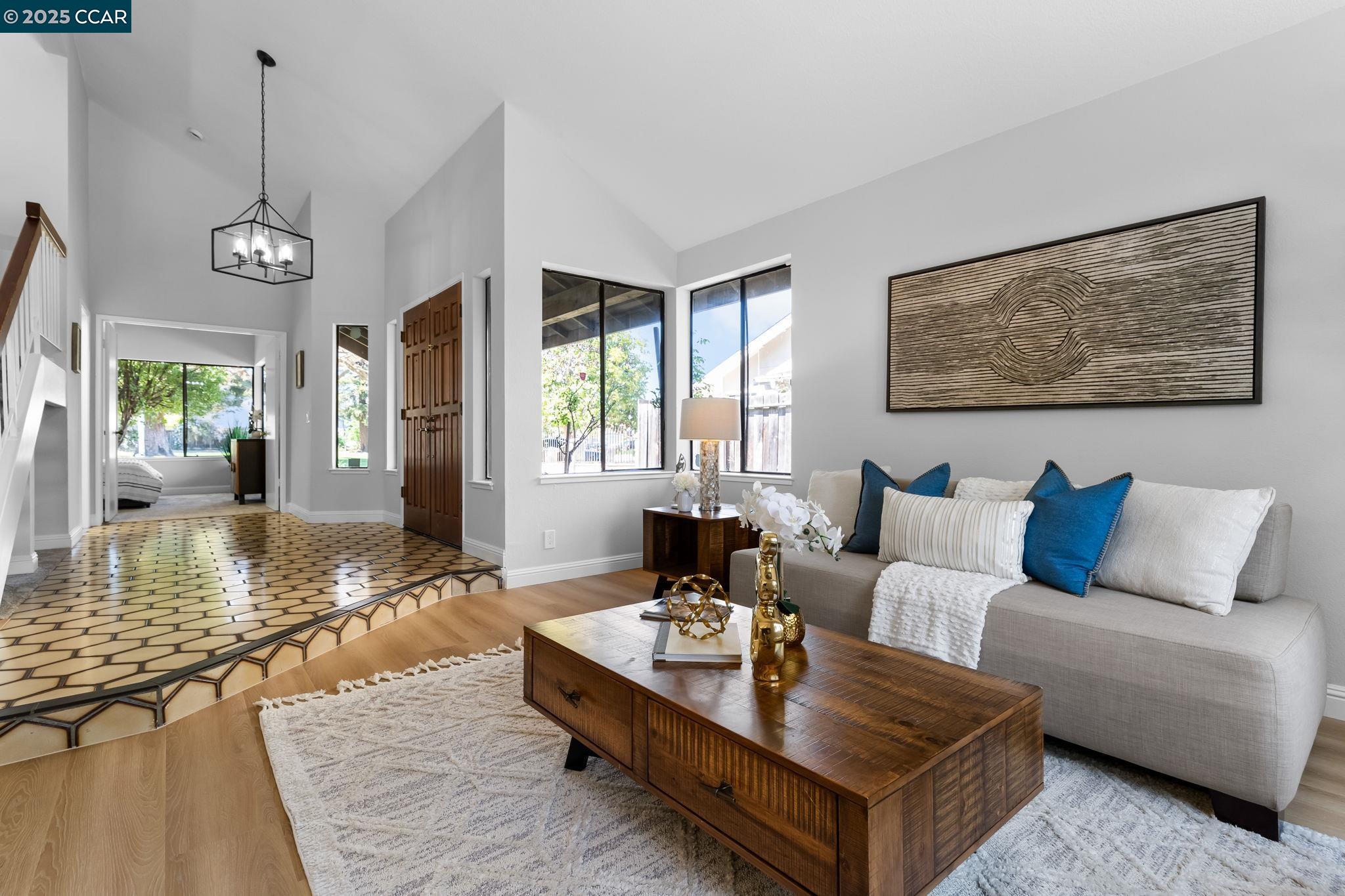 Detail Gallery Image 8 of 60 For 4360 Peregrine Way, Fremont,  CA 94555 - 5 Beds | 3 Baths