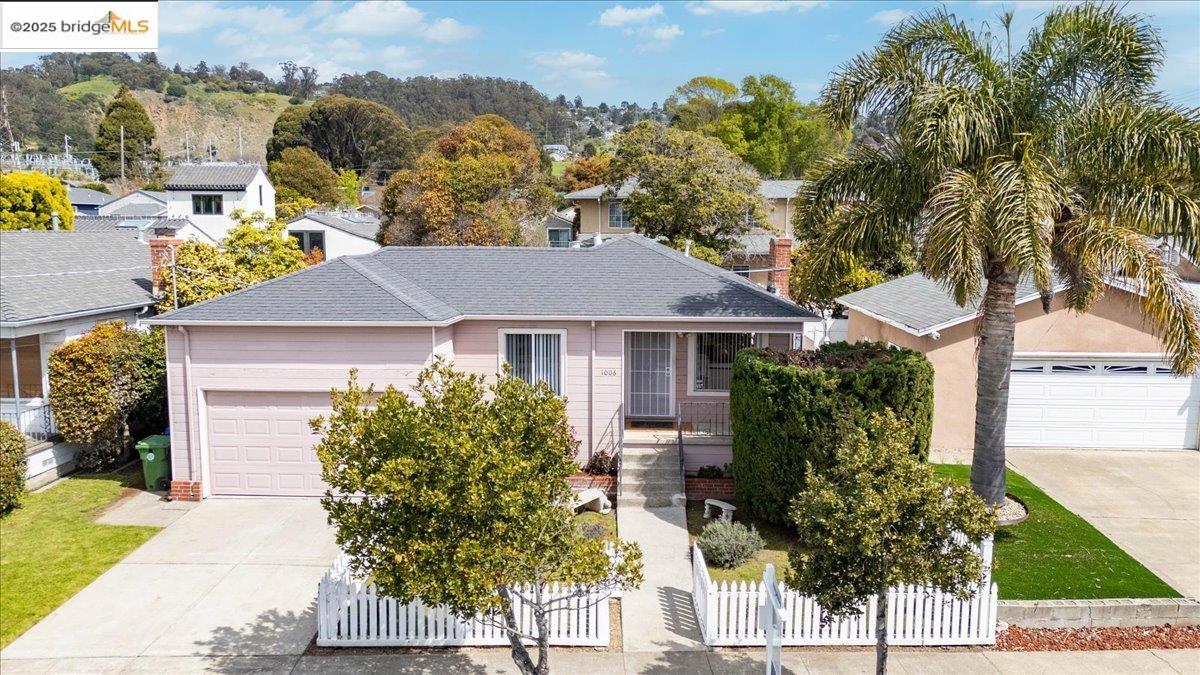 Detail Gallery Image 1 of 1 For 1006 Richmond St, El Cerrito,  CA 94530 - 2 Beds | 1 Baths