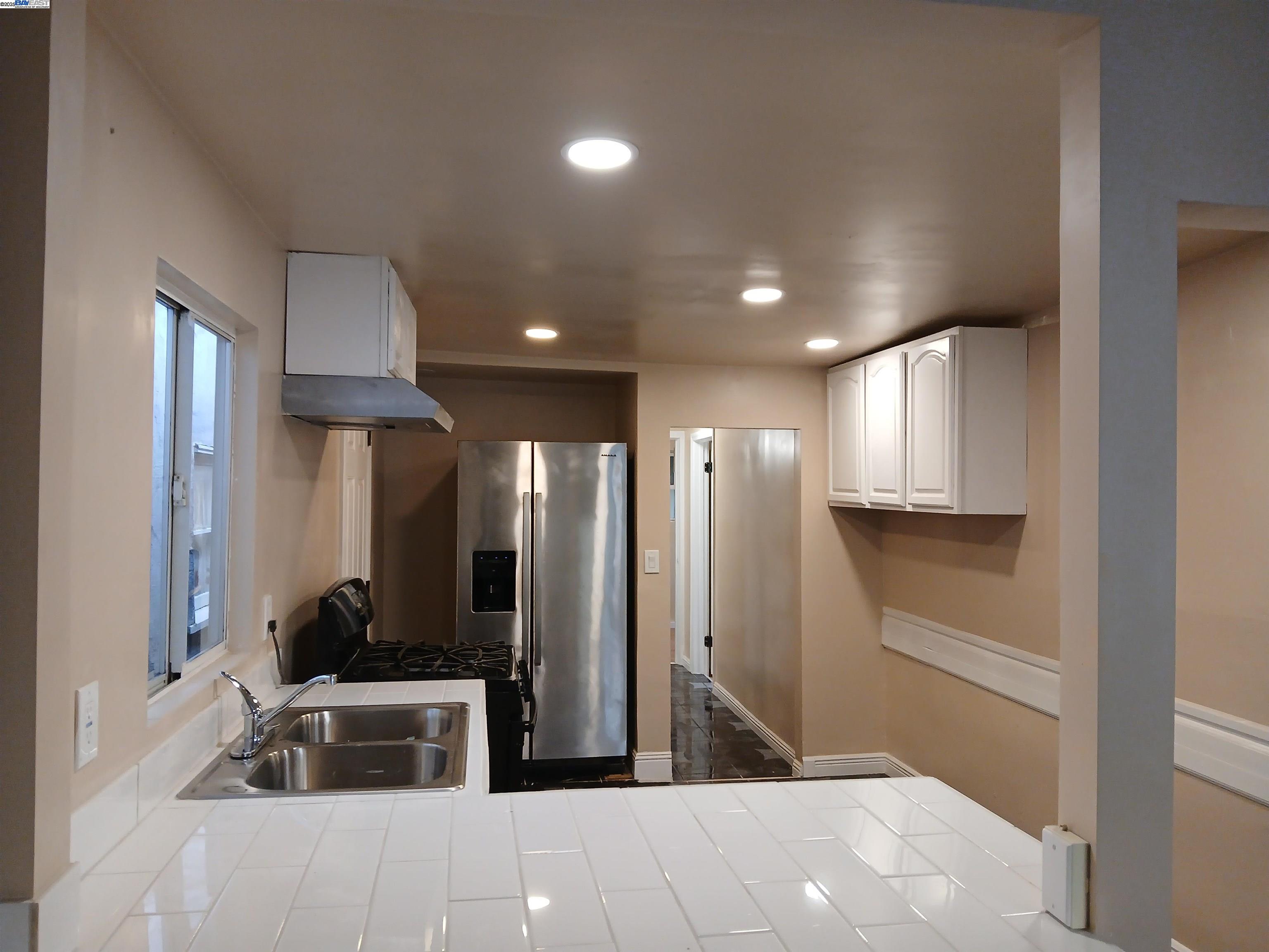 property-img