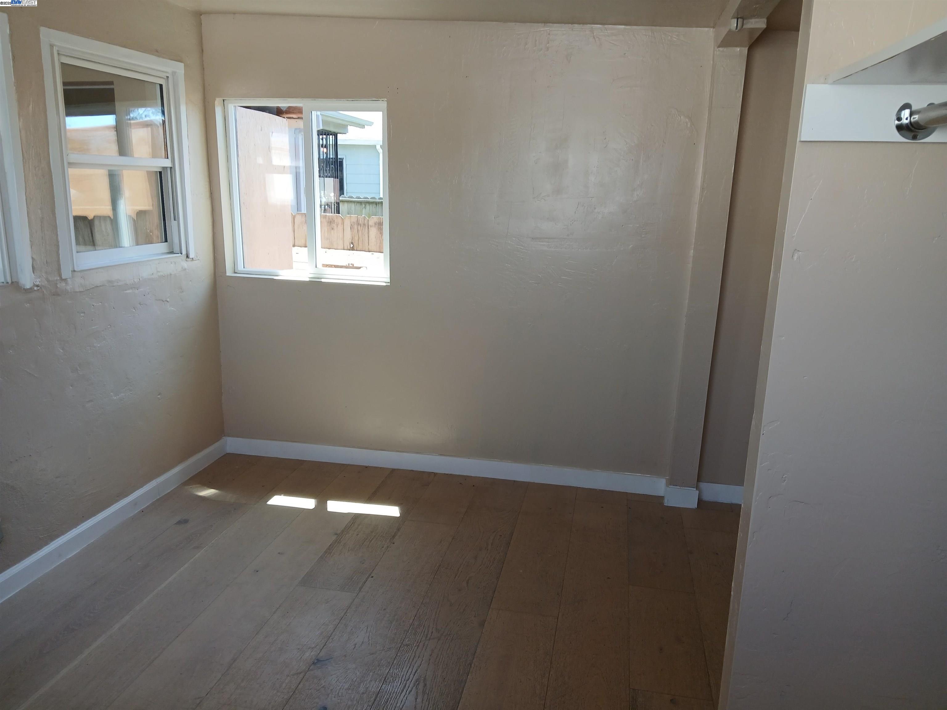 property-img