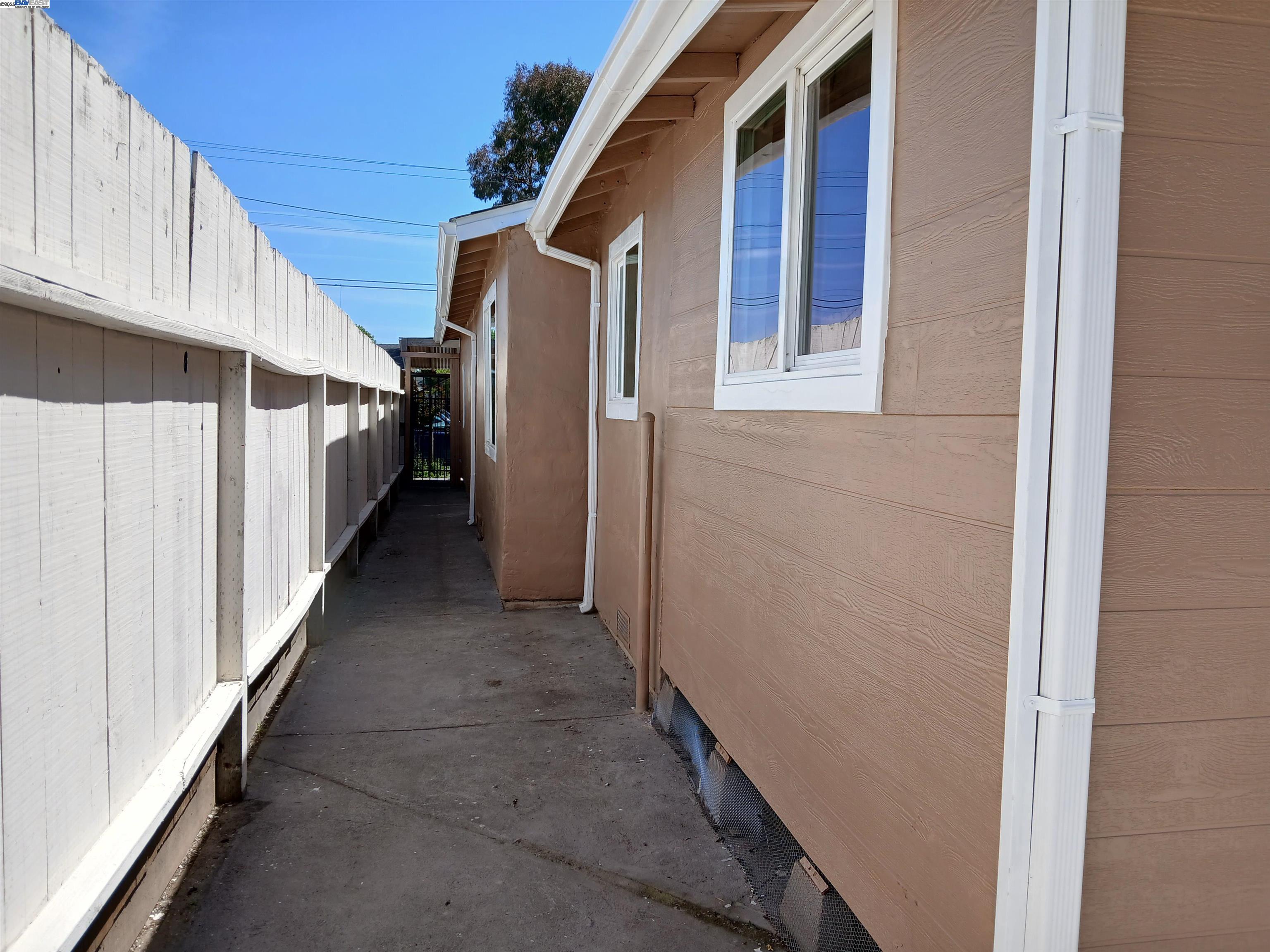 property-img