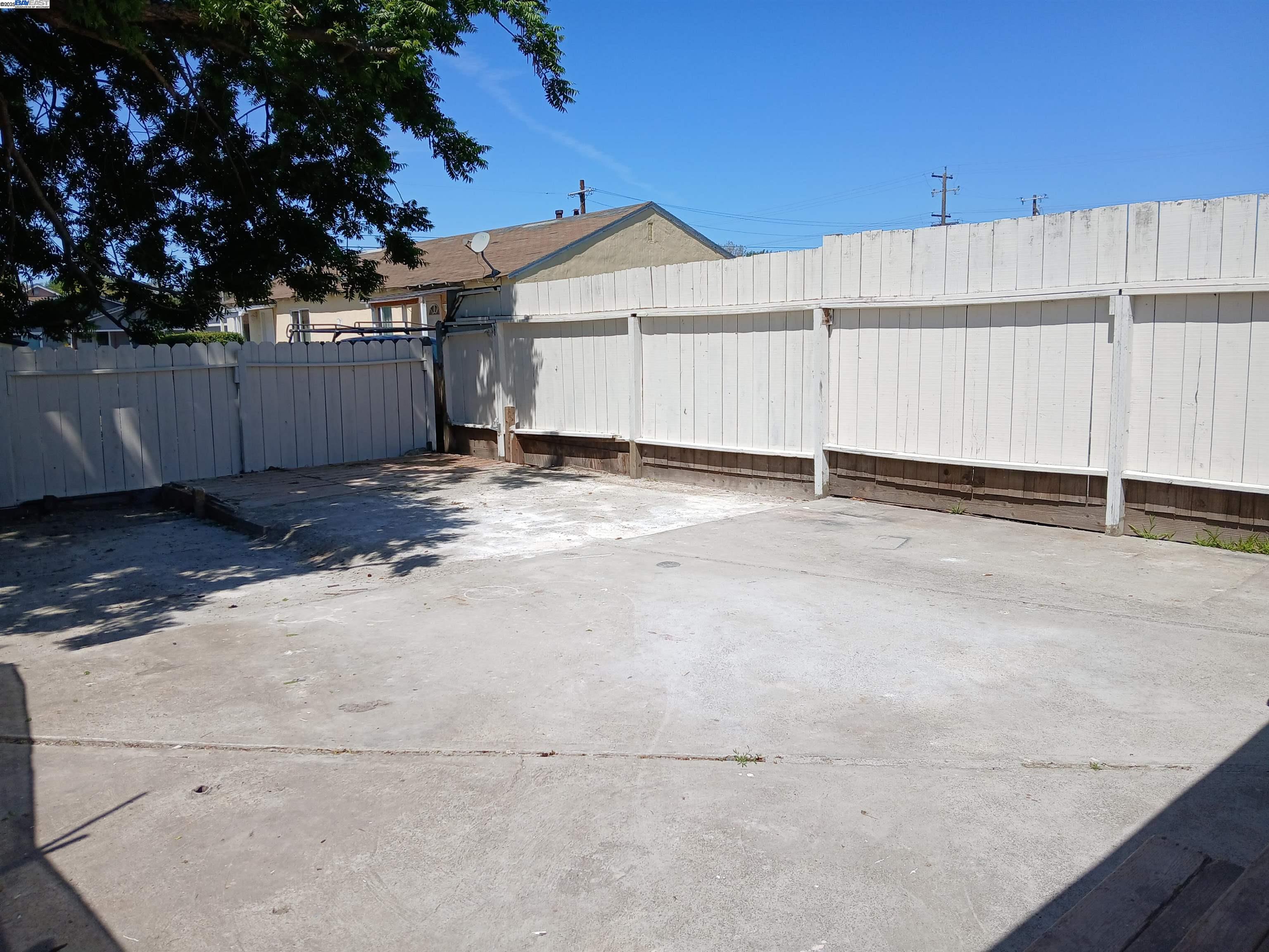 property-img