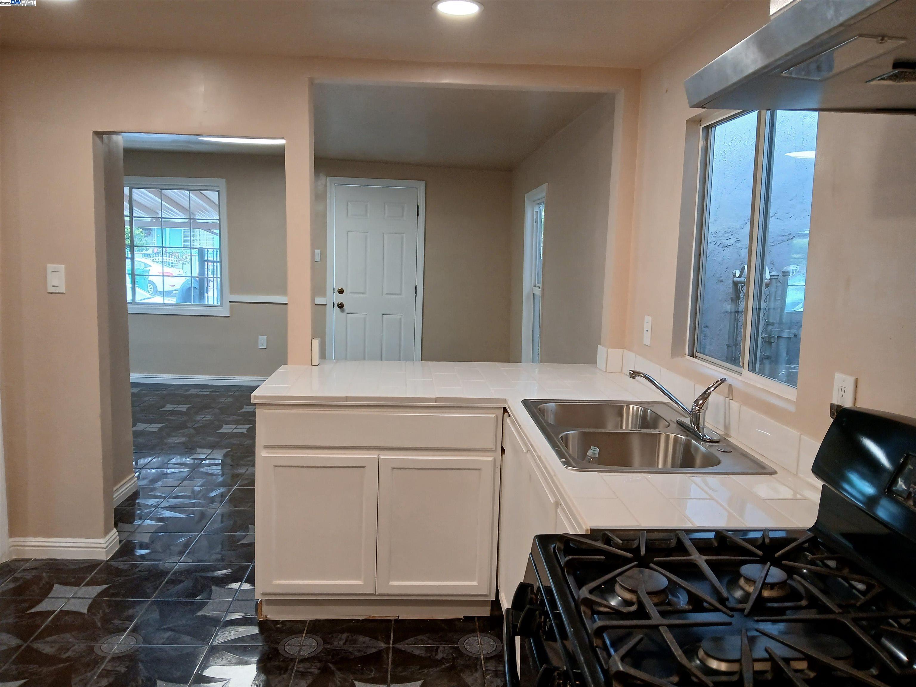 property-img