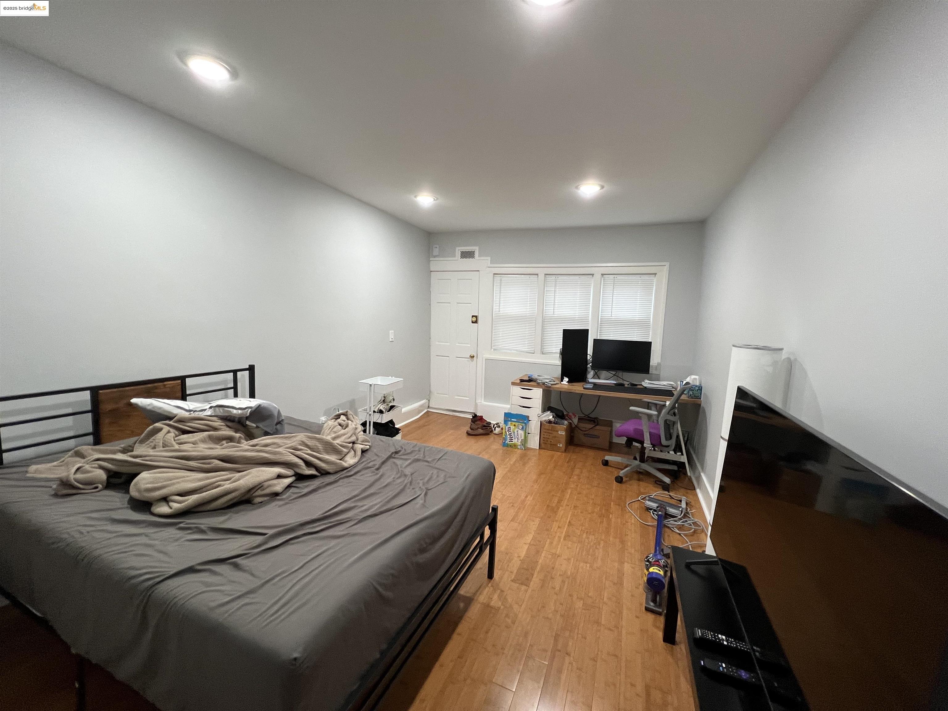 Detail Gallery Image 1 of 5 For 1640 Euclid Ave #7,  Berkeley,  CA 94709 - 0 Beds | 1 Baths