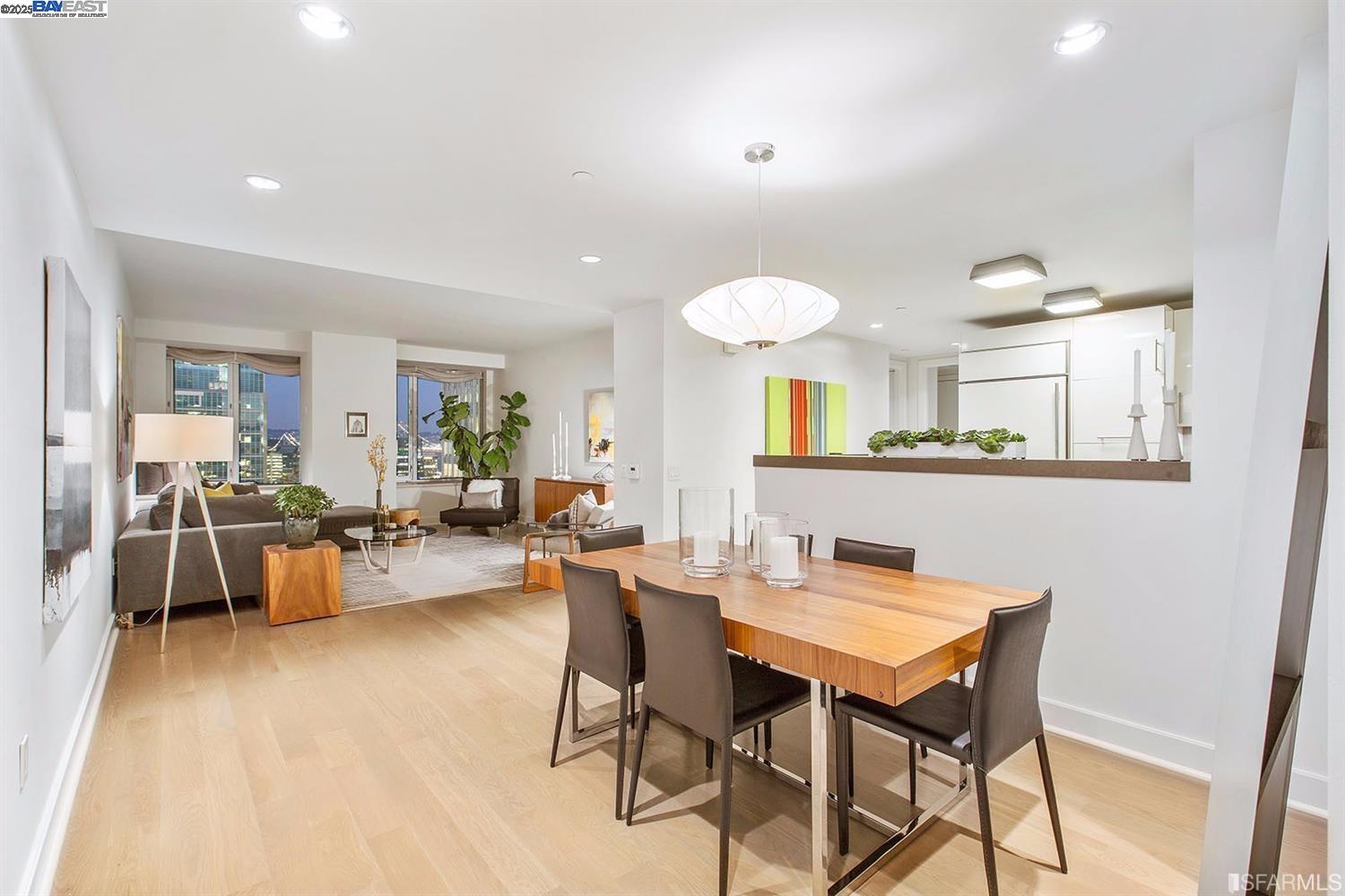 Detail Gallery Image 2 of 11 For 188 Minna St 24f,  San Francisco,  CA 94105 - 2 Beds | 2 Baths