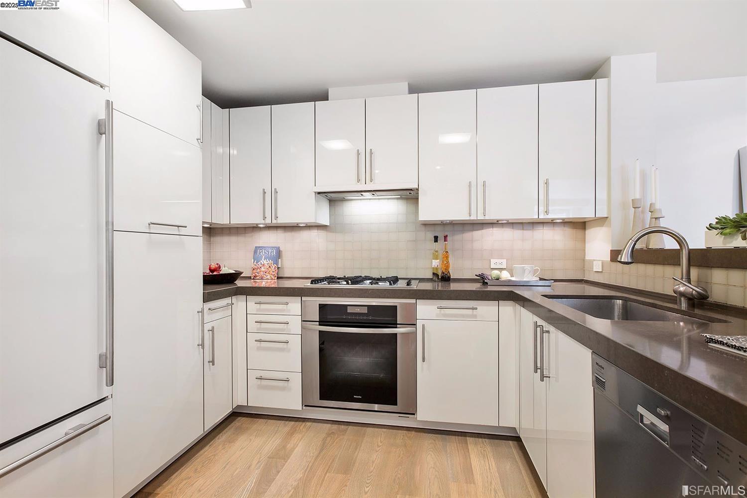 Detail Gallery Image 6 of 11 For 188 Minna St 24f,  San Francisco,  CA 94105 - 2 Beds | 2 Baths