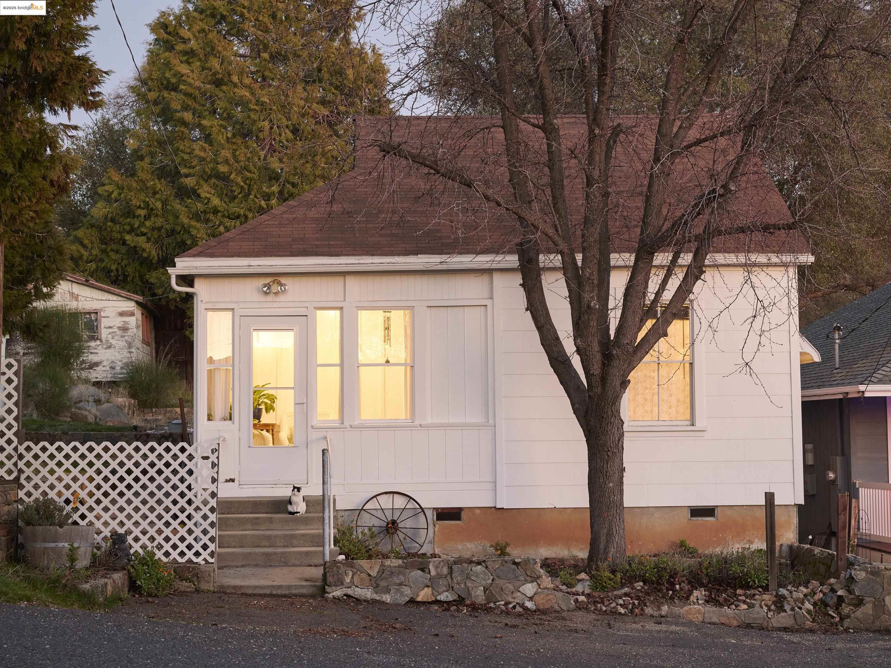 Detail Gallery Image 1 of 1 For 18479 Madrone St., Tuolumne,  CA 95379 - 2 Beds | 1 Baths