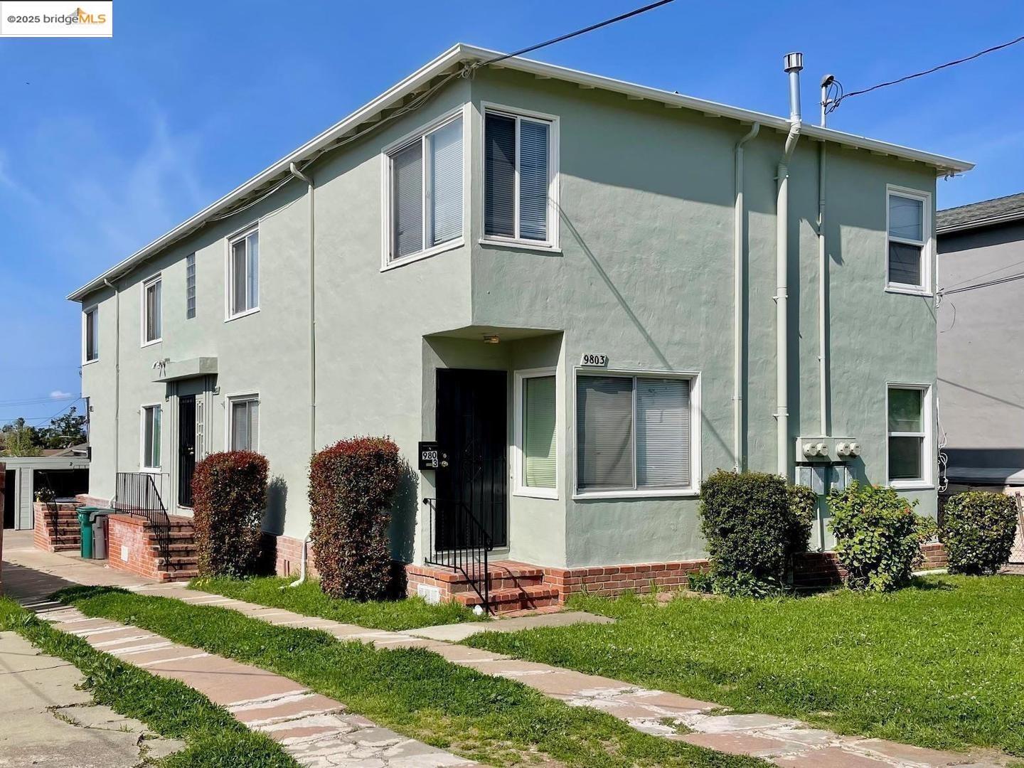 Detail Gallery Image 1 of 30 For 9803 Elmar Ave, Oakland,  CA 94603 - – Beds | – Baths