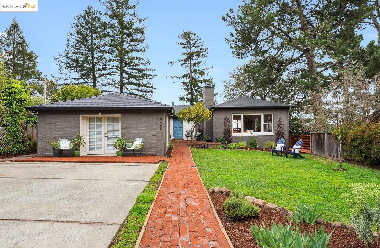 Detail Gallery Image 1 of 1 For 6660 Colton Blvd, Oakland,  CA 94611 - 3 Beds | 2 Baths