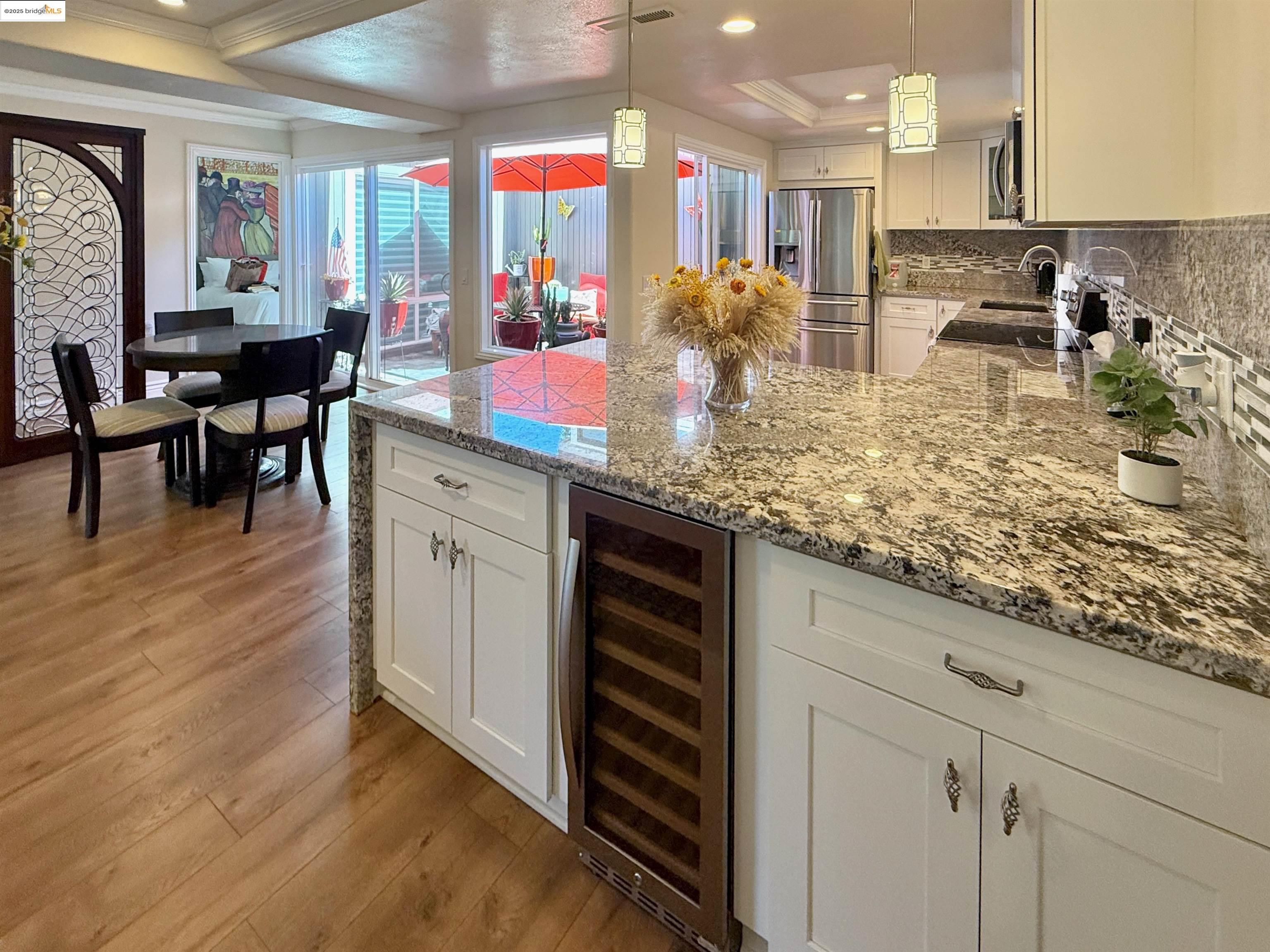 Detail Gallery Image 4 of 27 For 1115 Running Springs Rd #4,  Walnut Creek,  CA 94595 - 2 Beds | 2 Baths