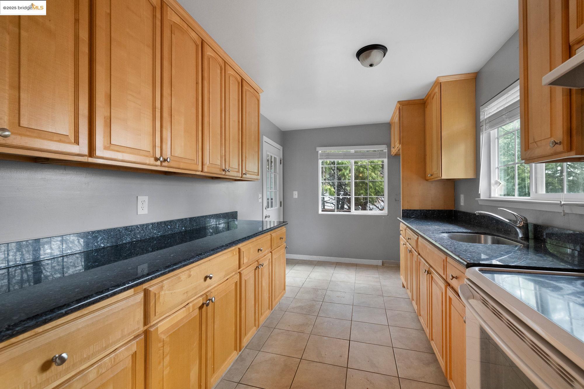 Detail Gallery Image 4 of 21 For 20822 Hiki Place, Mi Wuk Village,  CA 95346 - 3 Beds | 2 Baths