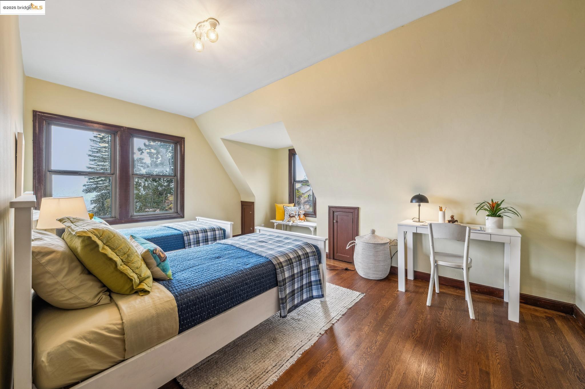 property-img