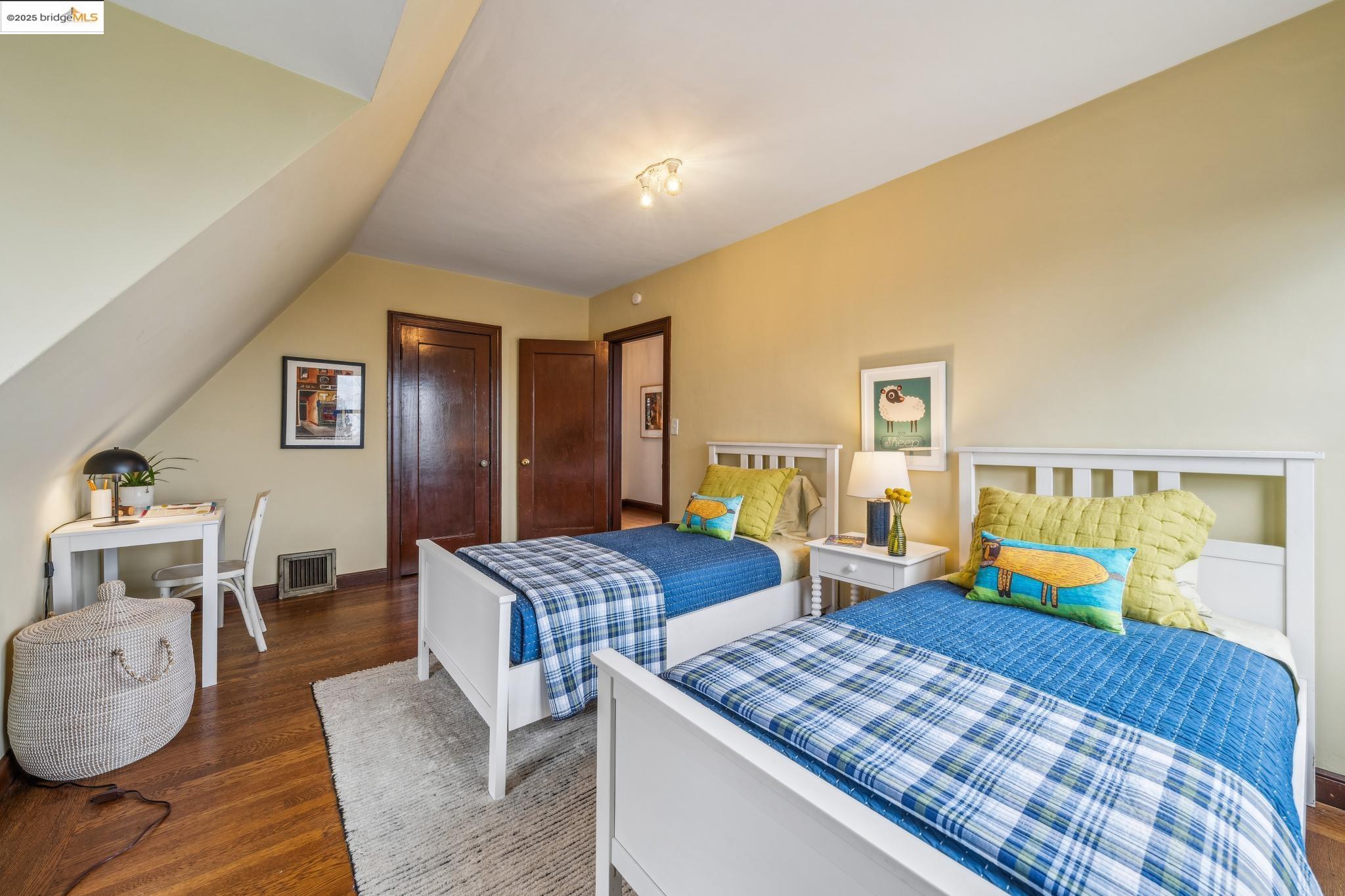 property-img