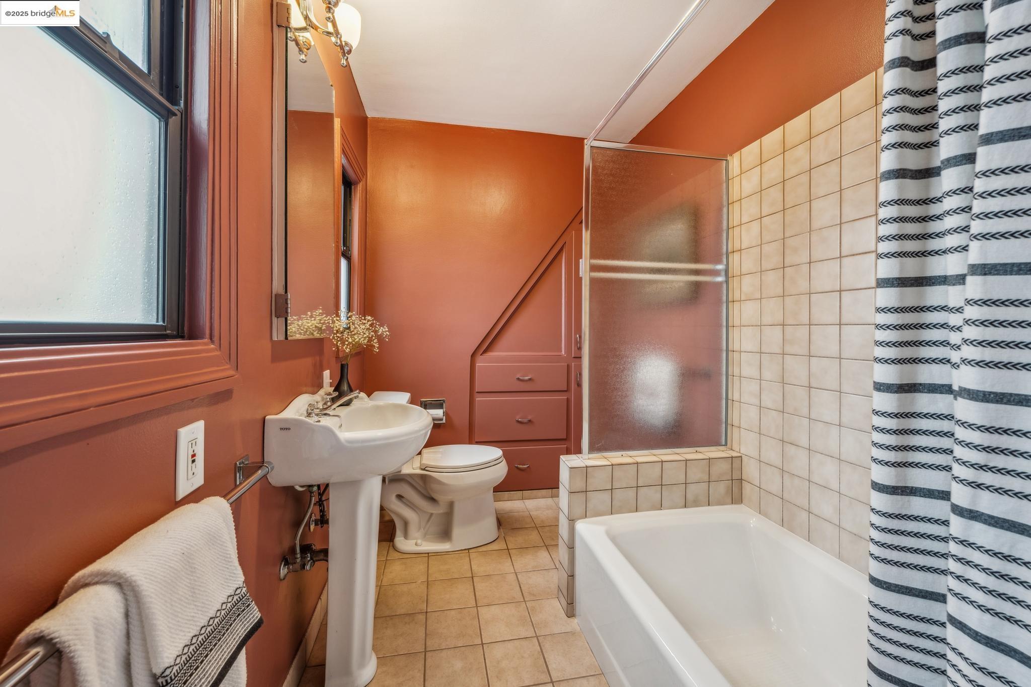 property-img