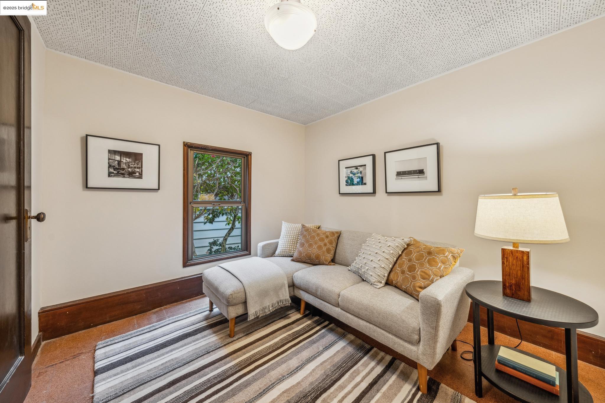 property-img