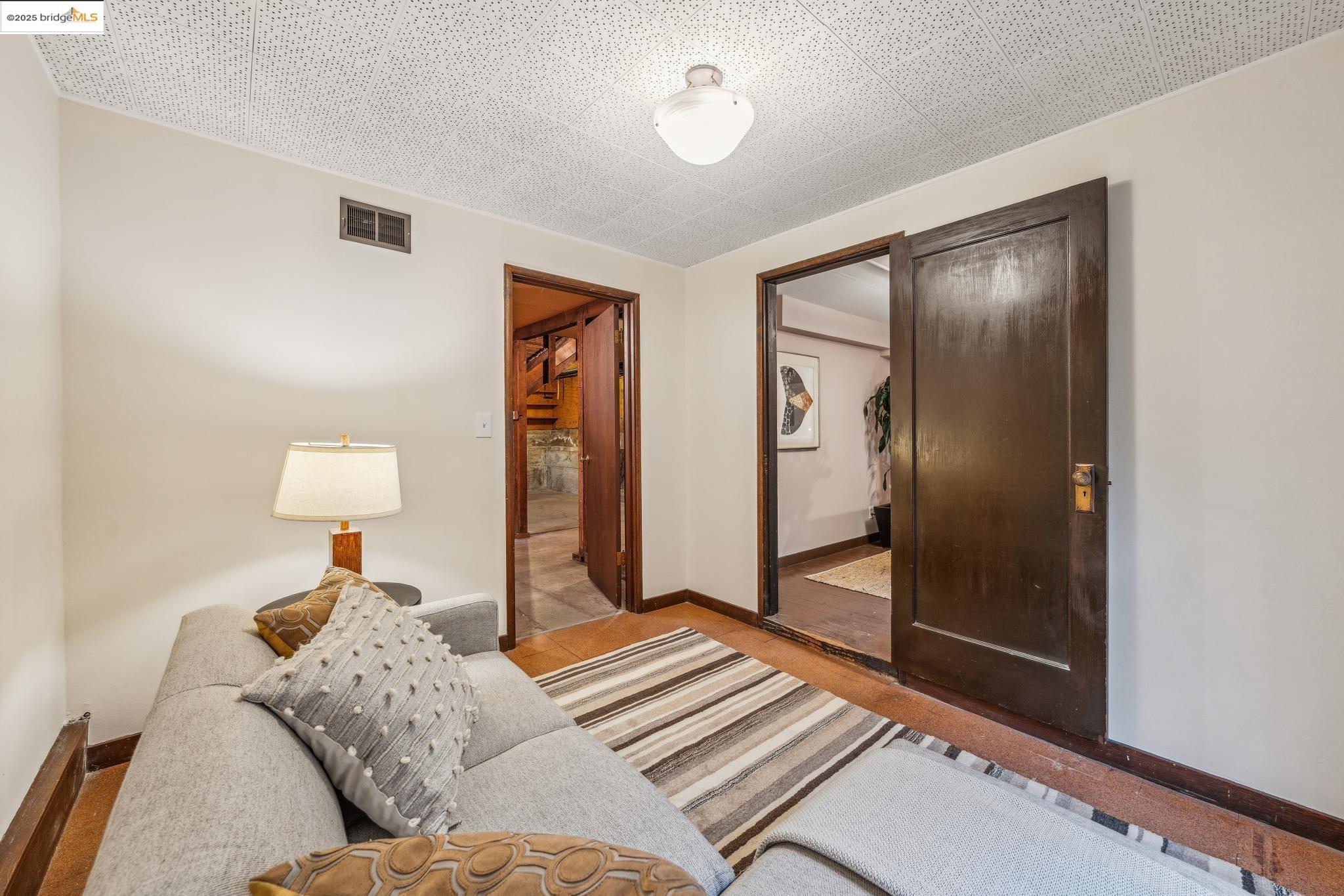 property-img
