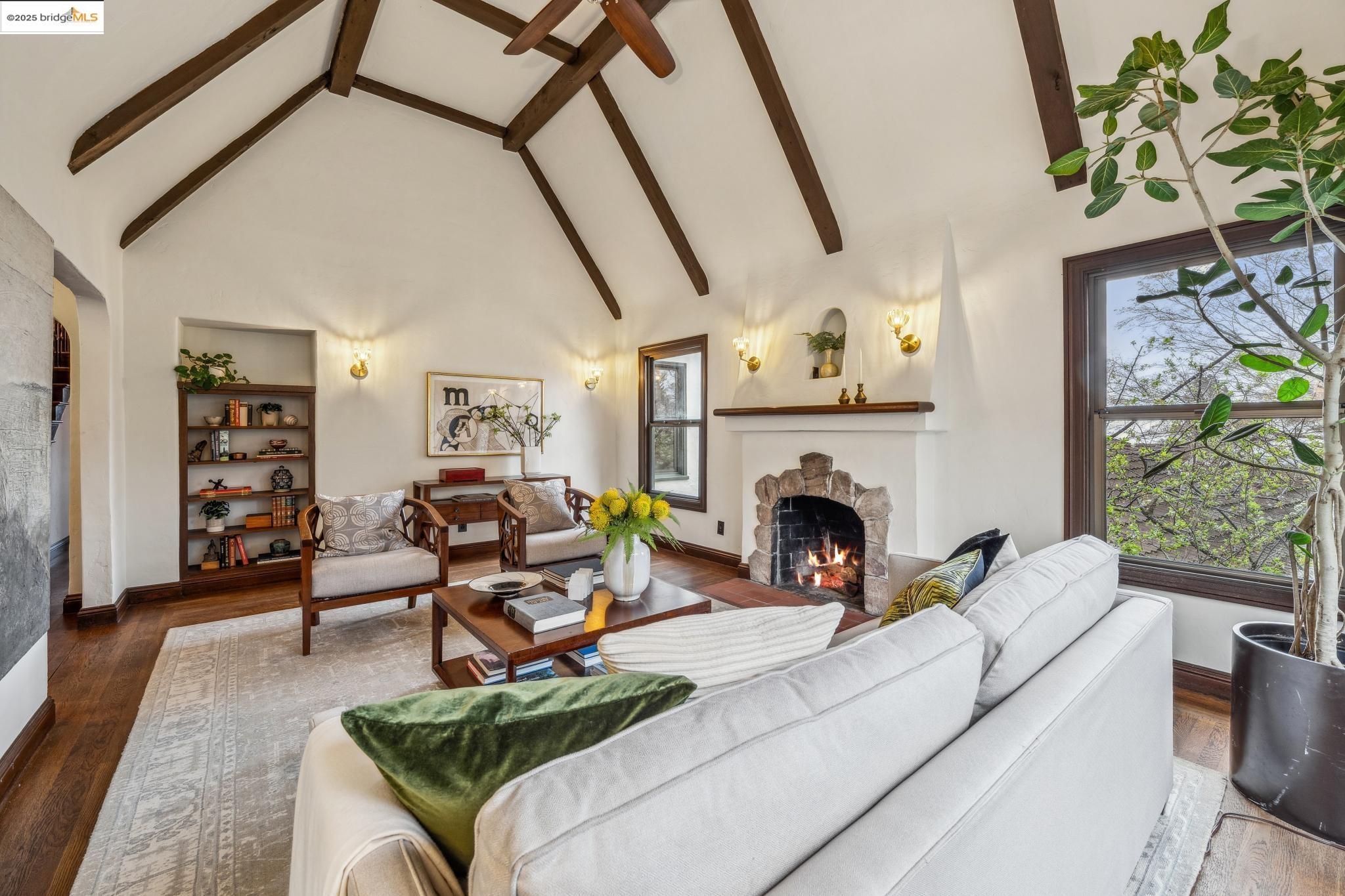 property-img