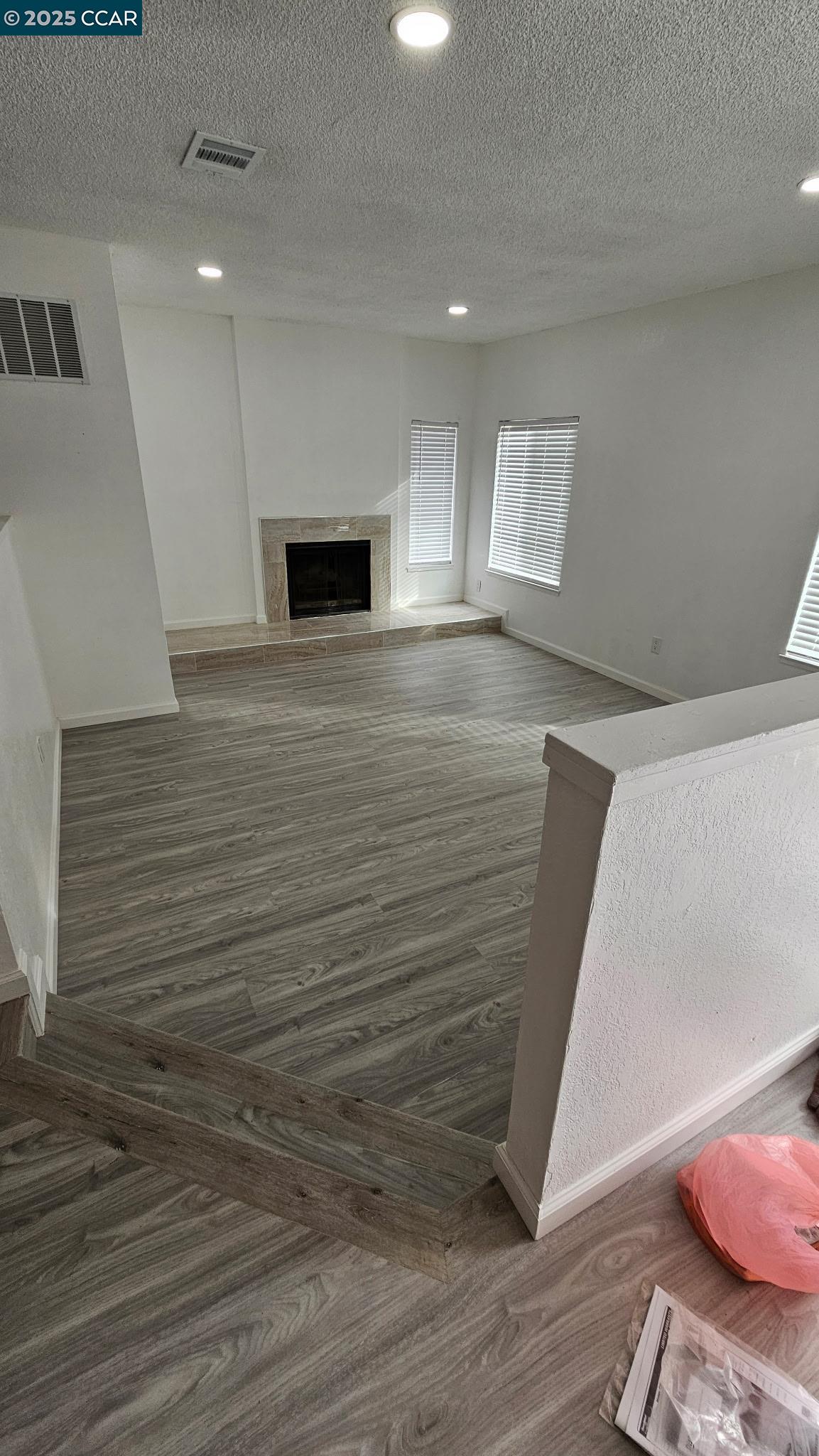 Detail Gallery Image 3 of 10 For 4001 Mozart Dr, Richmond,  CA 94803 - 3 Beds | 2 Baths