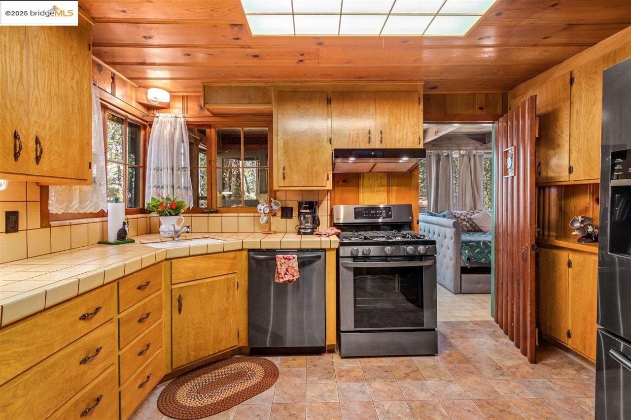 Detail Gallery Image 13 of 60 For 23013 Sierra Dr., Twain Harte,  CA 95383 - 3 Beds | 2 Baths