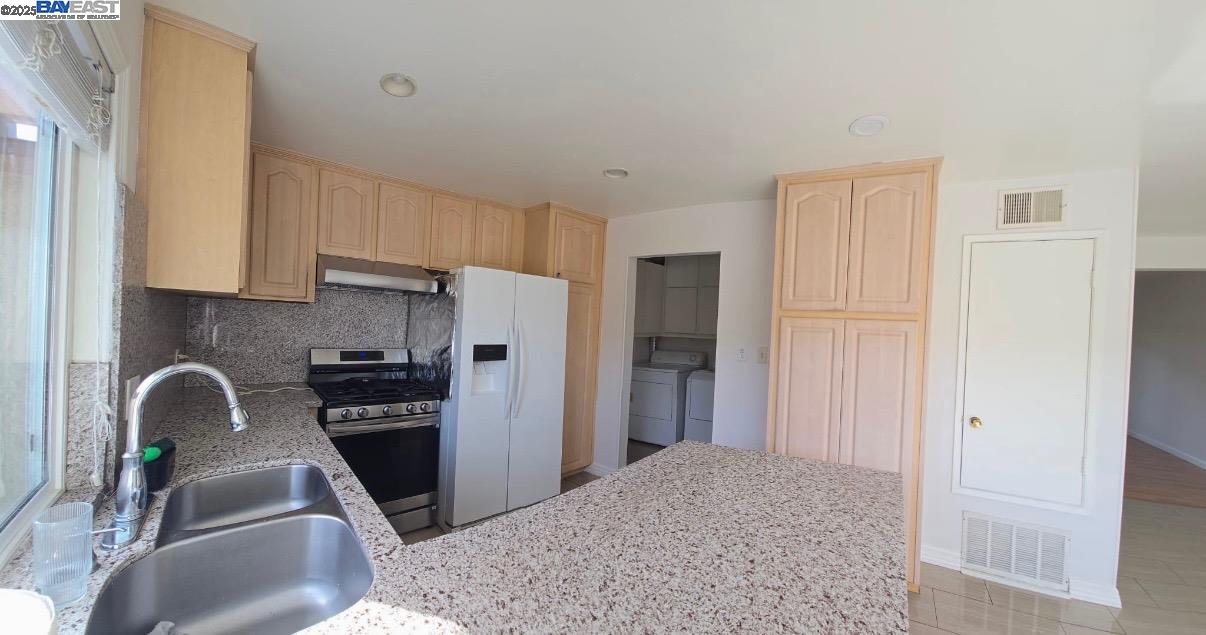 Detail Gallery Image 13 of 47 For 34512 Nantucket Cmn, Fremont,  CA 94555 - 4 Beds | 2/1 Baths