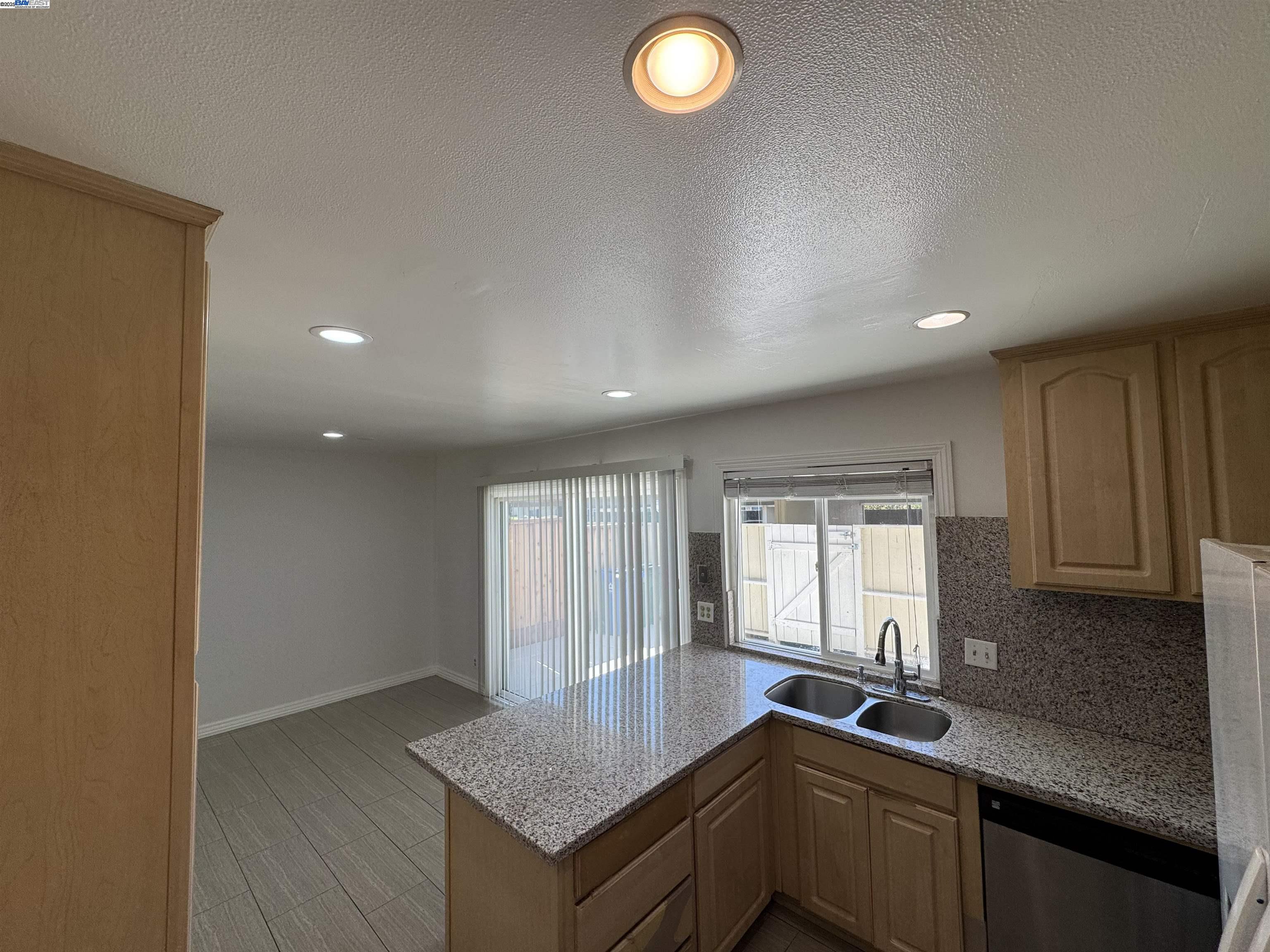 Detail Gallery Image 15 of 47 For 34512 Nantucket Cmn, Fremont,  CA 94555 - 4 Beds | 2/1 Baths