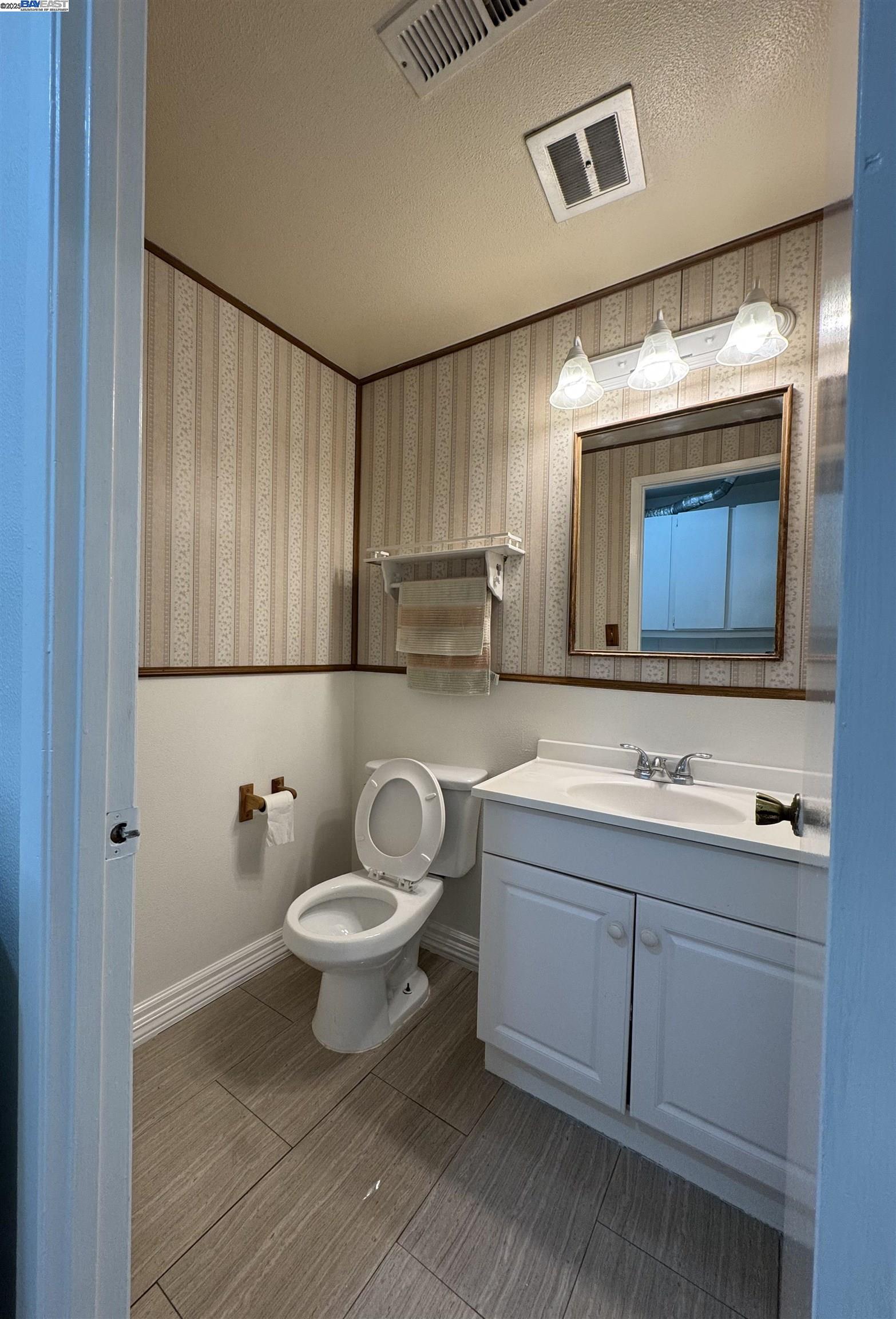 Detail Gallery Image 18 of 47 For 34512 Nantucket Cmn, Fremont,  CA 94555 - 4 Beds | 2/1 Baths
