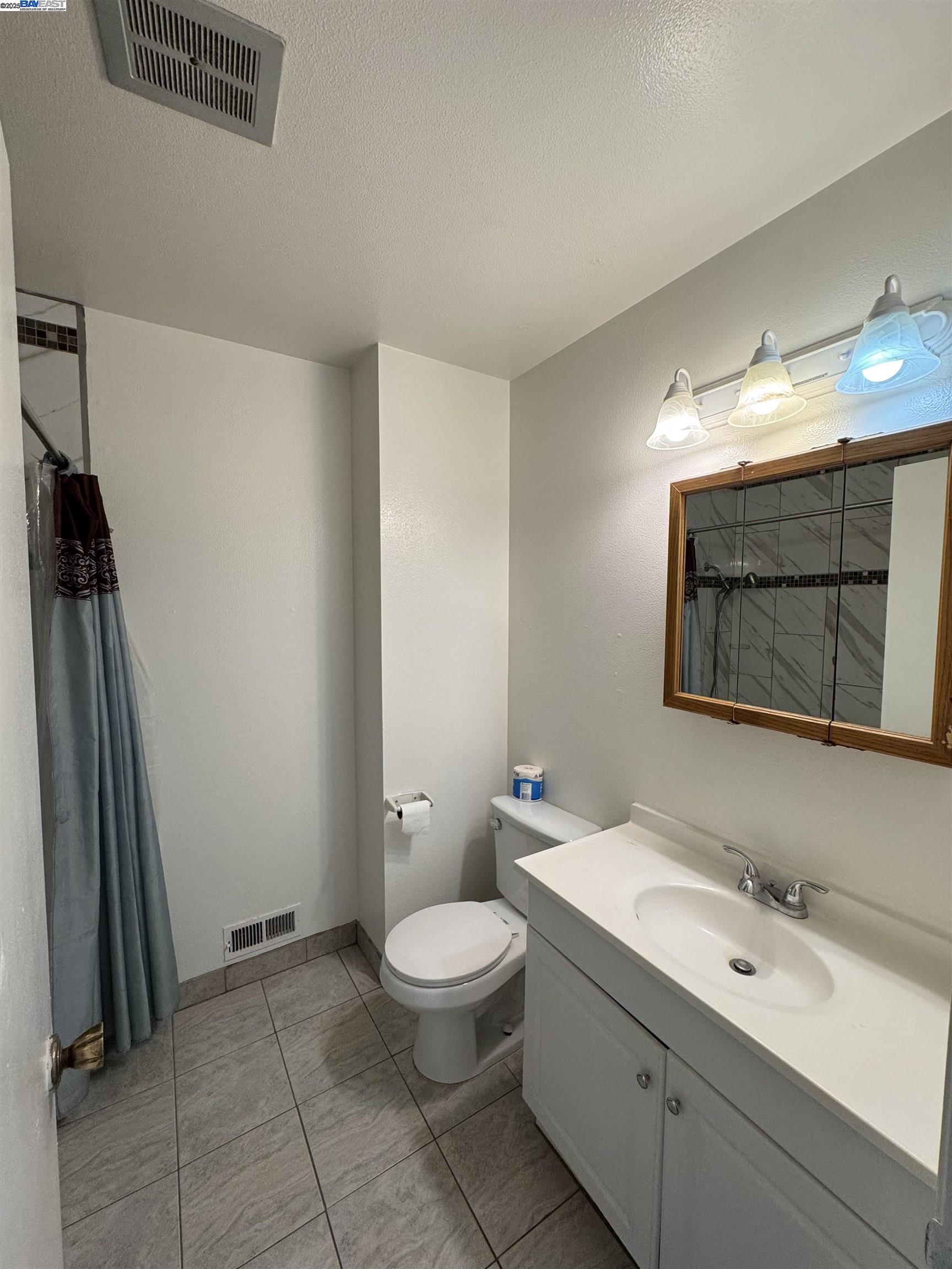 Detail Gallery Image 34 of 47 For 34512 Nantucket Cmn, Fremont,  CA 94555 - 4 Beds | 2/1 Baths