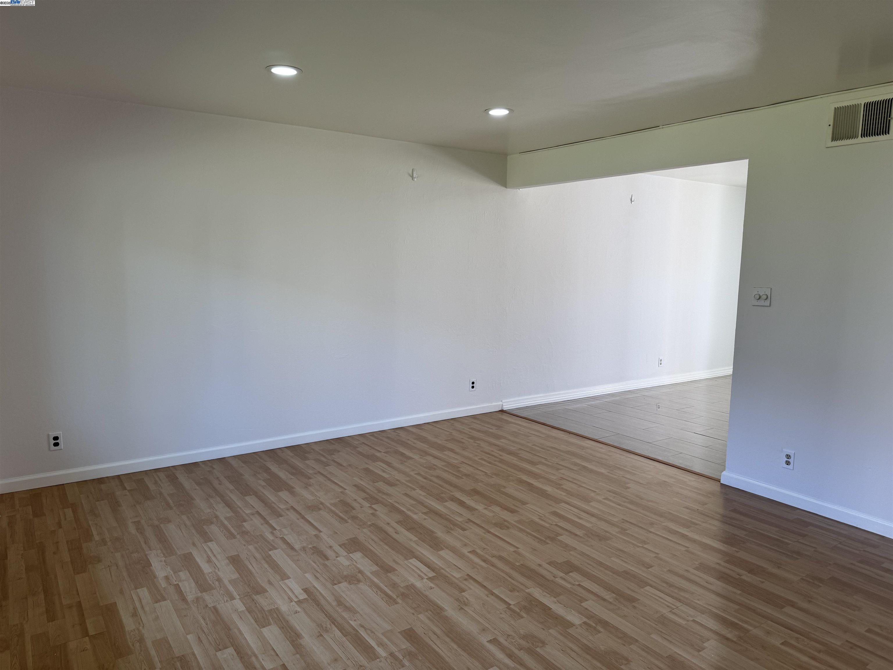 Detail Gallery Image 7 of 47 For 34512 Nantucket Cmn, Fremont,  CA 94555 - 4 Beds | 2/1 Baths