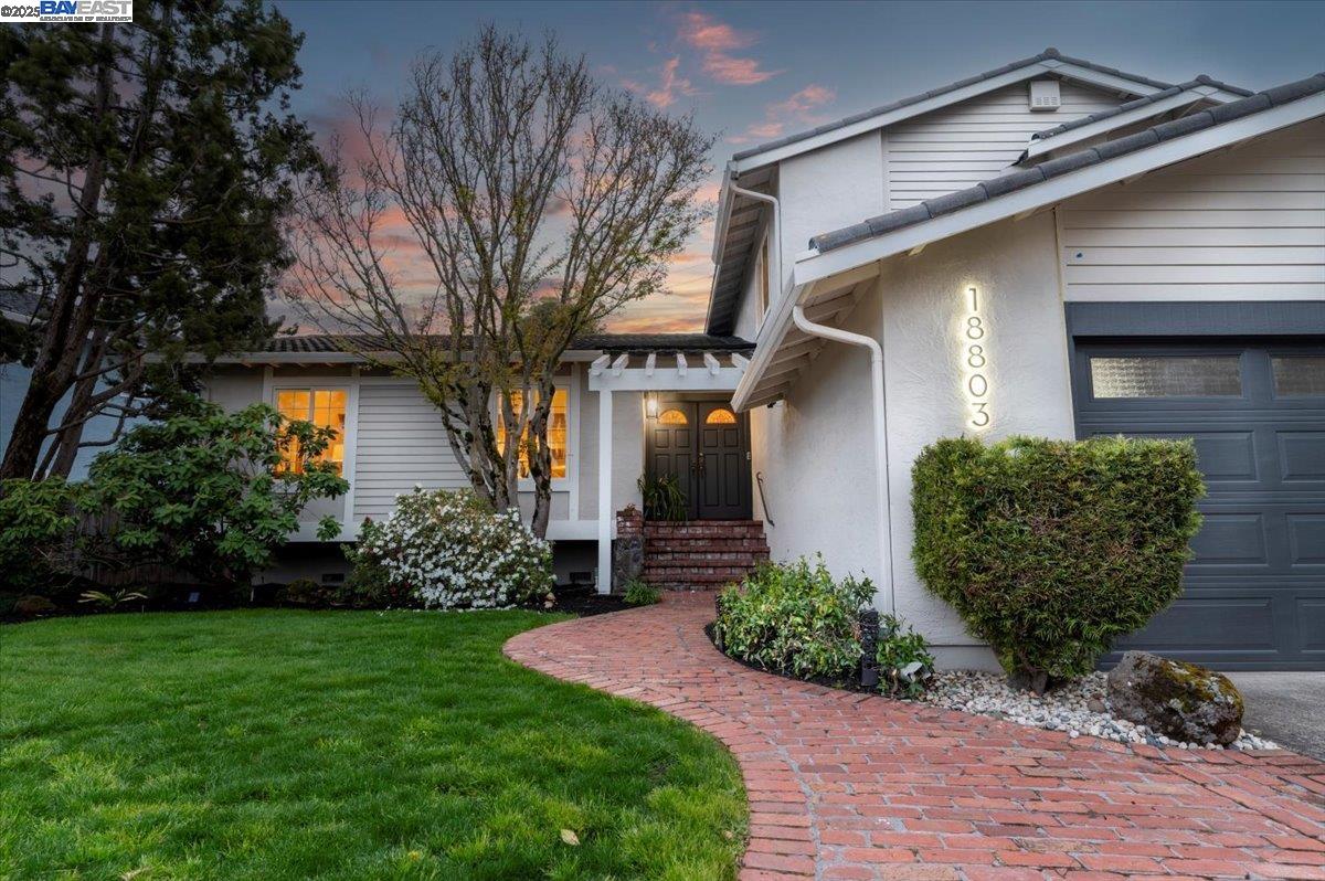 Detail Gallery Image 1 of 1 For 18803 W Cavendish Dr, Castro Valley,  CA 94552 - 4 Beds | 3 Baths
