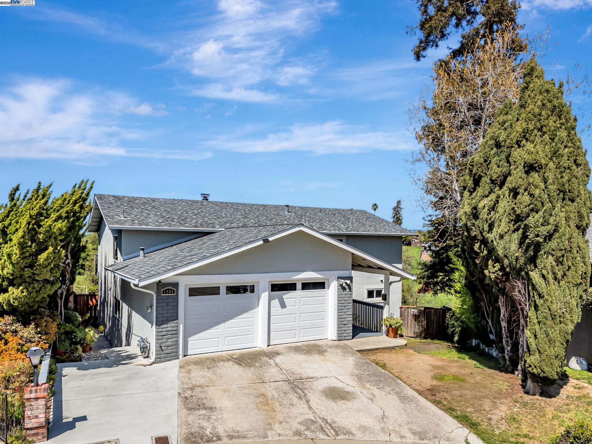 Detail Gallery Image 1 of 1 For 1984 Nina Ct, Hayward,  CA 94541 - 4 Beds | 2/1 Baths
