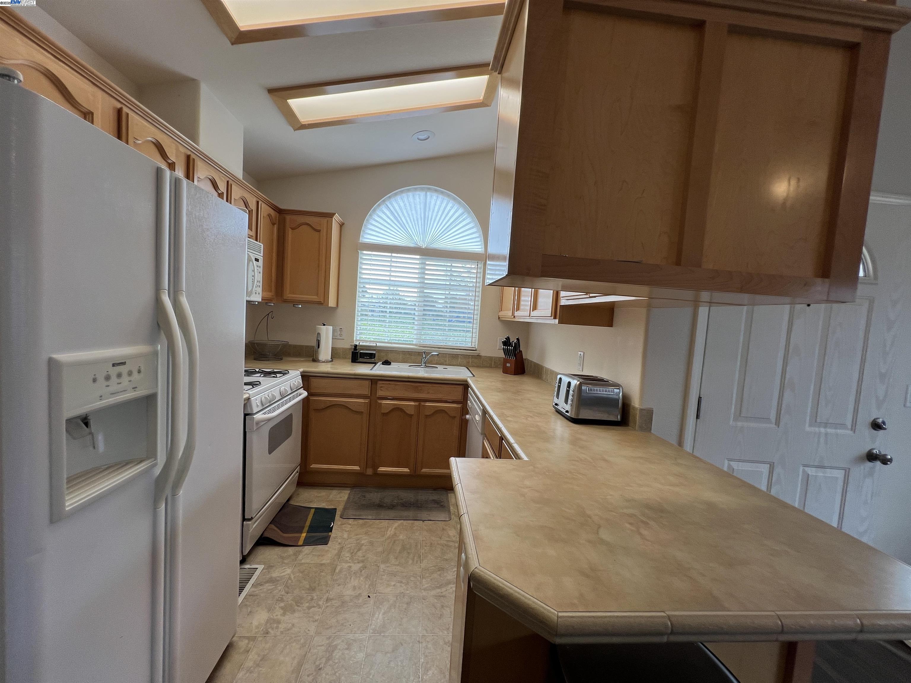 Detail Gallery Image 8 of 31 For 1220 Tasman Dr. #483,  Sunnyvale,  CA 94089 - 3 Beds | 2 Baths