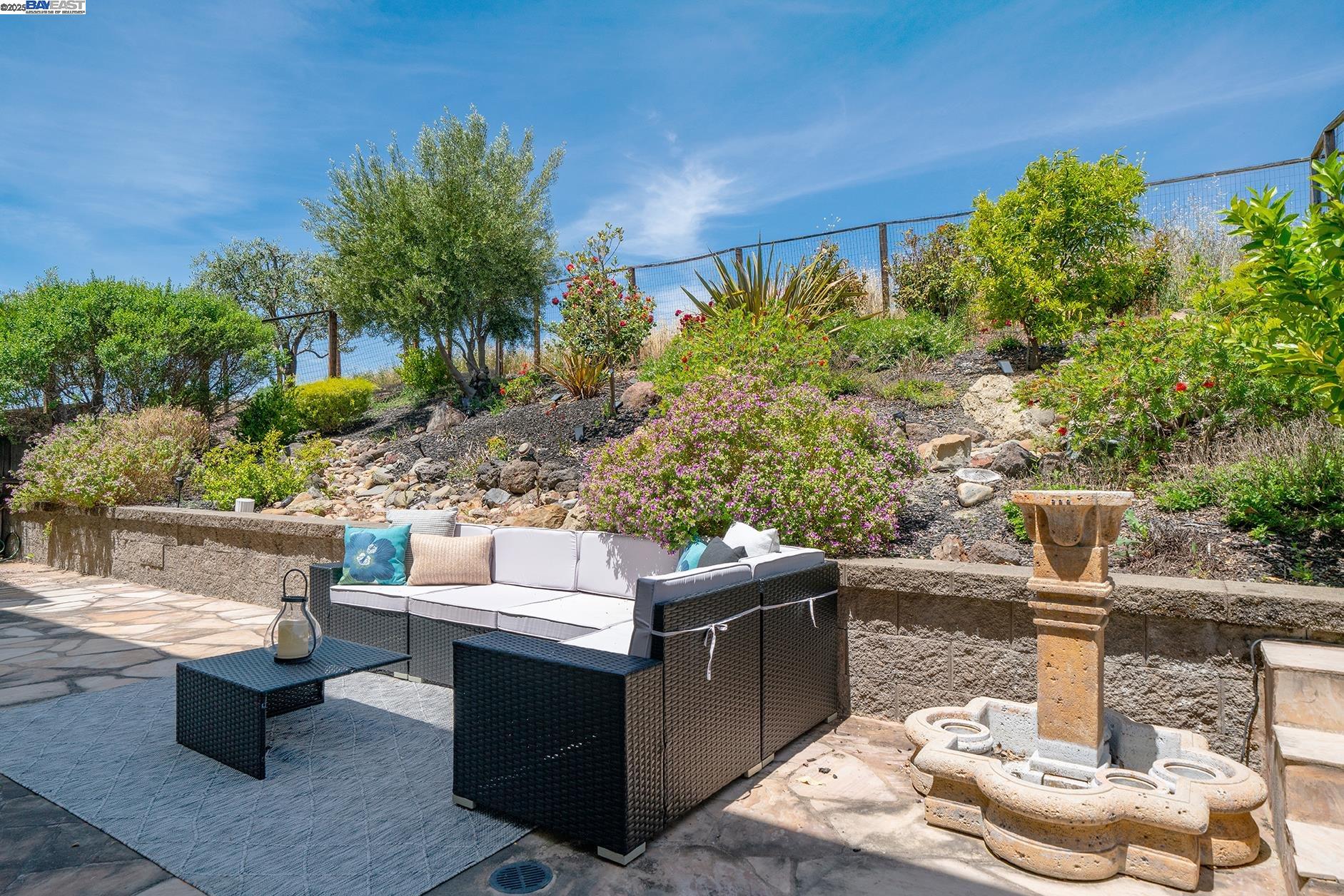 Detail Gallery Image 29 of 42 For 122 Center Ct, Danville,  CA 94506 - 4 Beds | 2/1 Baths