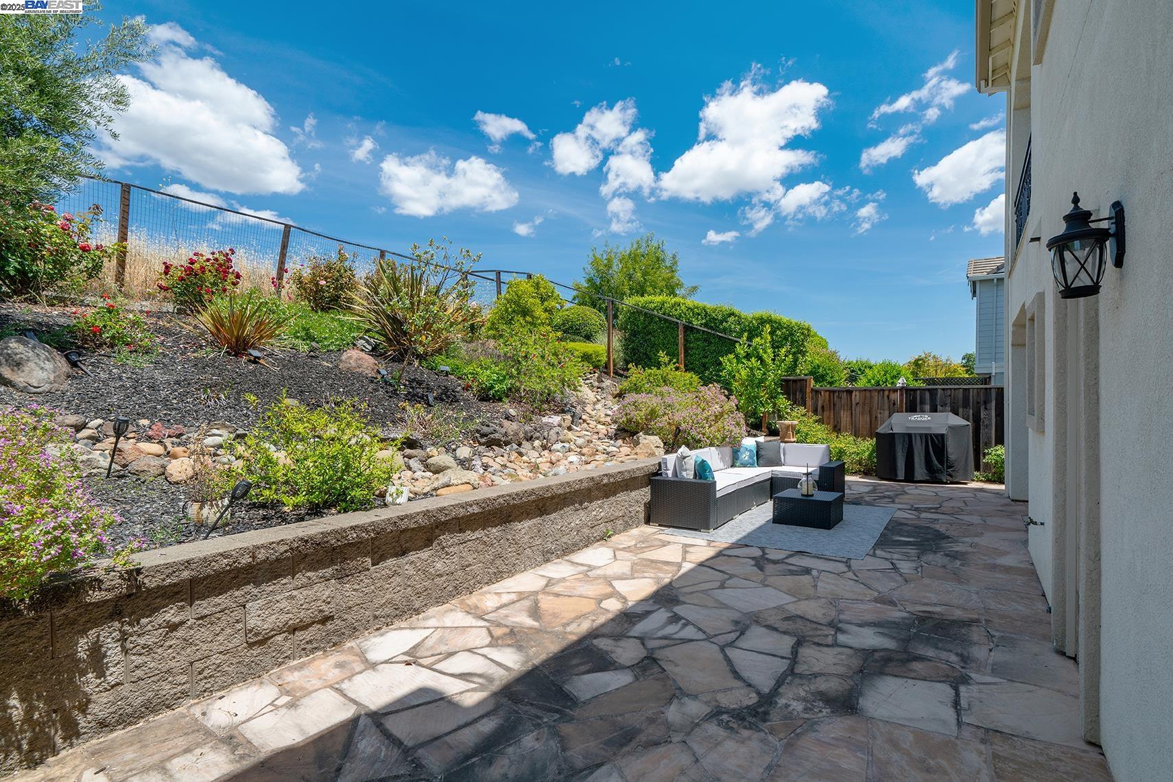 Detail Gallery Image 30 of 42 For 122 Center Ct, Danville,  CA 94506 - 4 Beds | 2/1 Baths