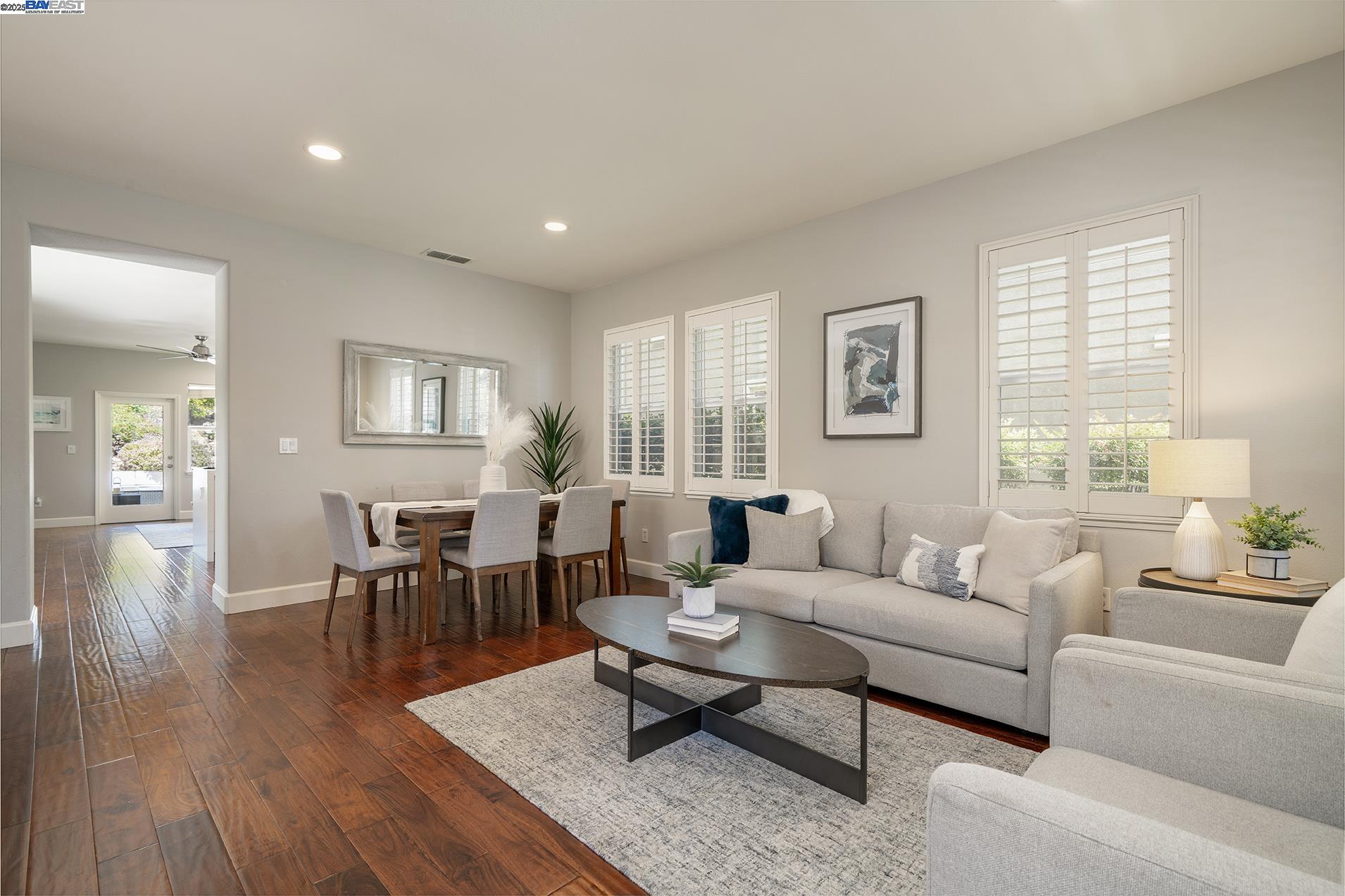Detail Gallery Image 4 of 42 For 122 Center Ct, Danville,  CA 94506 - 4 Beds | 2/1 Baths
