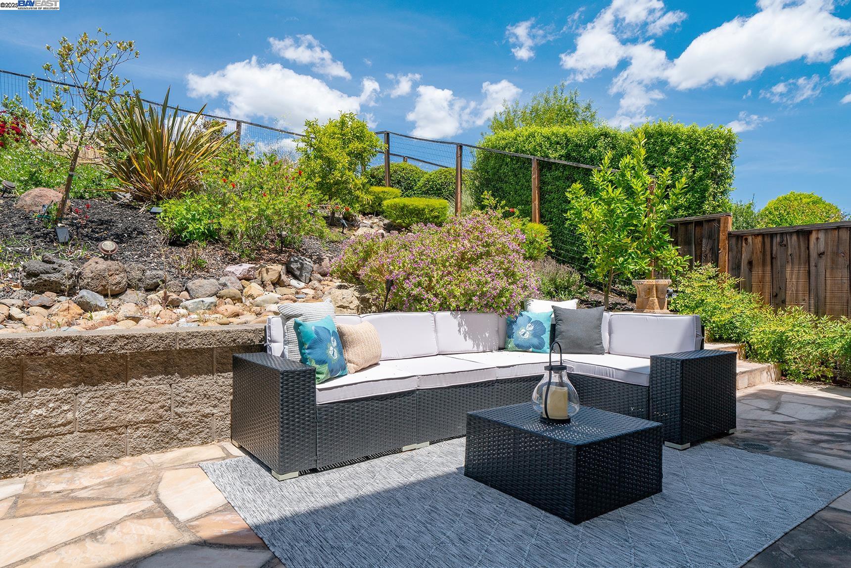 Detail Gallery Image 31 of 42 For 122 Center Ct, Danville,  CA 94506 - 4 Beds | 2/1 Baths