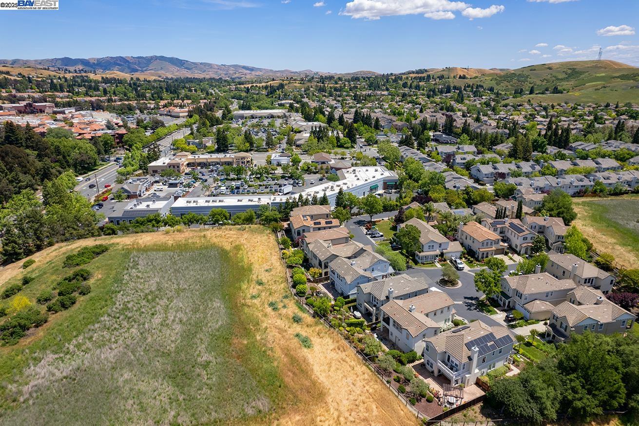 Detail Gallery Image 38 of 42 For 122 Center Ct, Danville,  CA 94506 - 4 Beds | 2/1 Baths