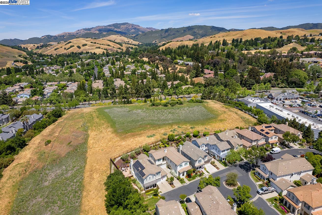 Detail Gallery Image 39 of 42 For 122 Center Ct, Danville,  CA 94506 - 4 Beds | 2/1 Baths