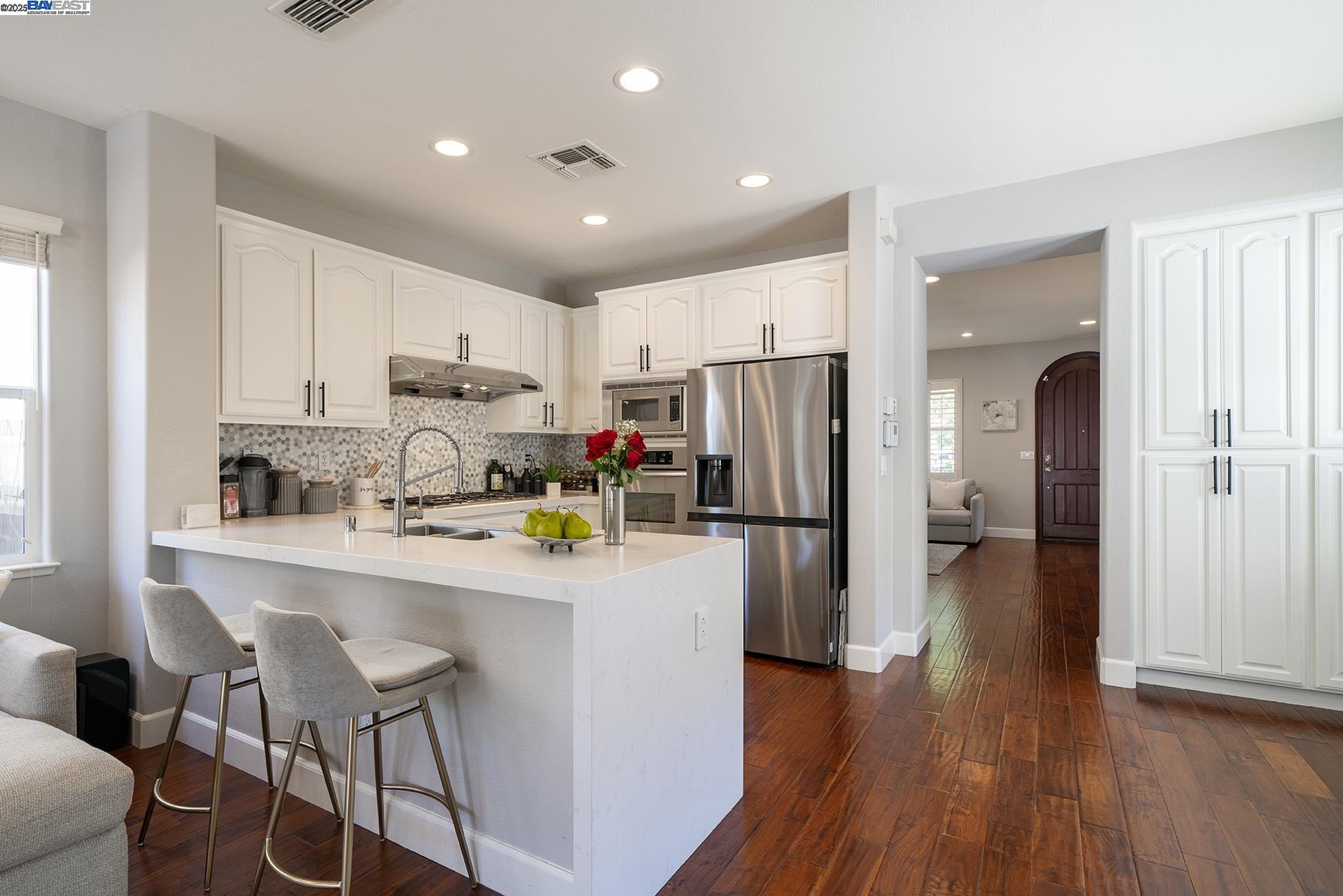 Detail Gallery Image 6 of 42 For 122 Center Ct, Danville,  CA 94506 - 4 Beds | 2/1 Baths