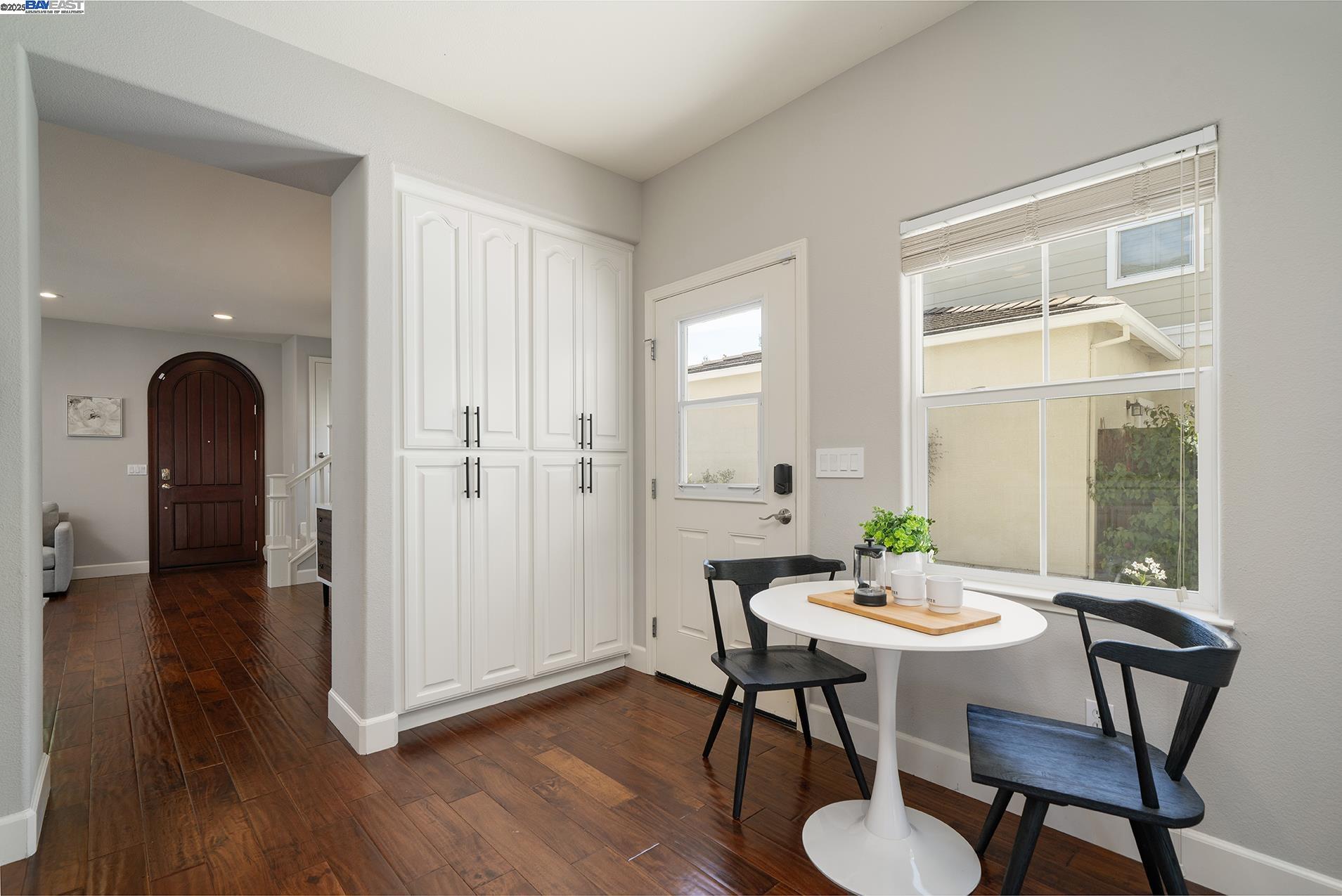 Detail Gallery Image 8 of 42 For 122 Center Ct, Danville,  CA 94506 - 4 Beds | 2/1 Baths